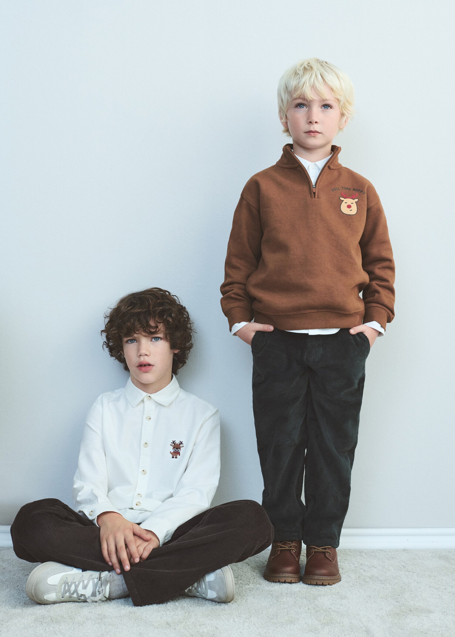 Shirt with reindeer embroidery - Details of the article 9