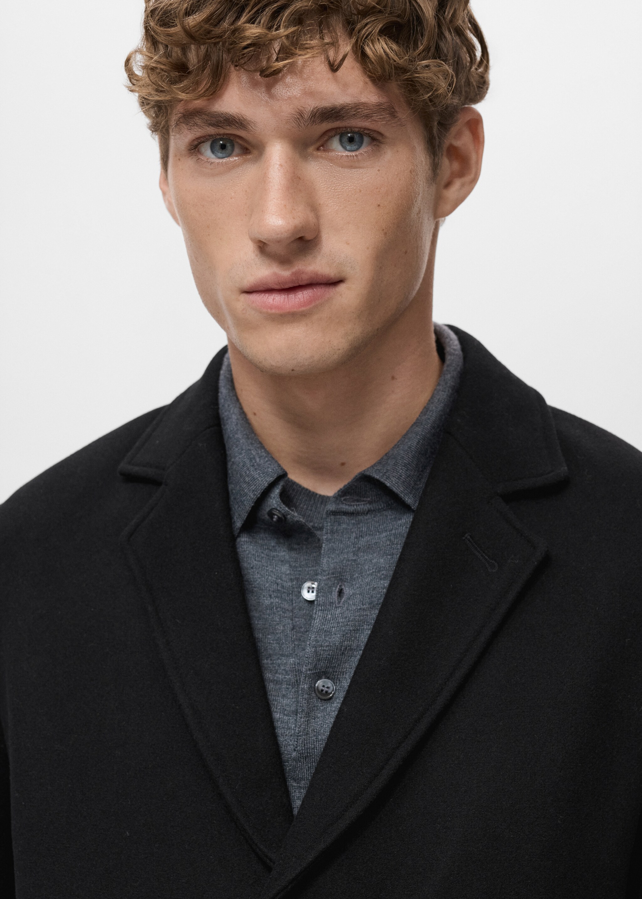 Abrigo ligero lana reciclada - Detalle del artículo 1, Negro. Ref: 17068640-00.