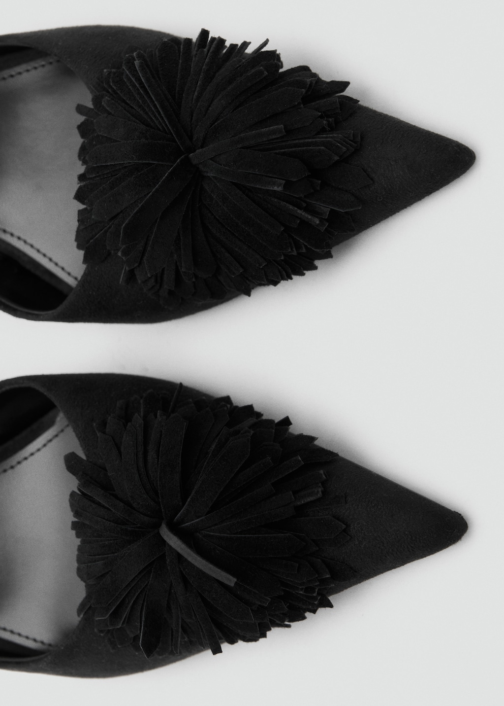 Kitten-heel pom-pom shoes
