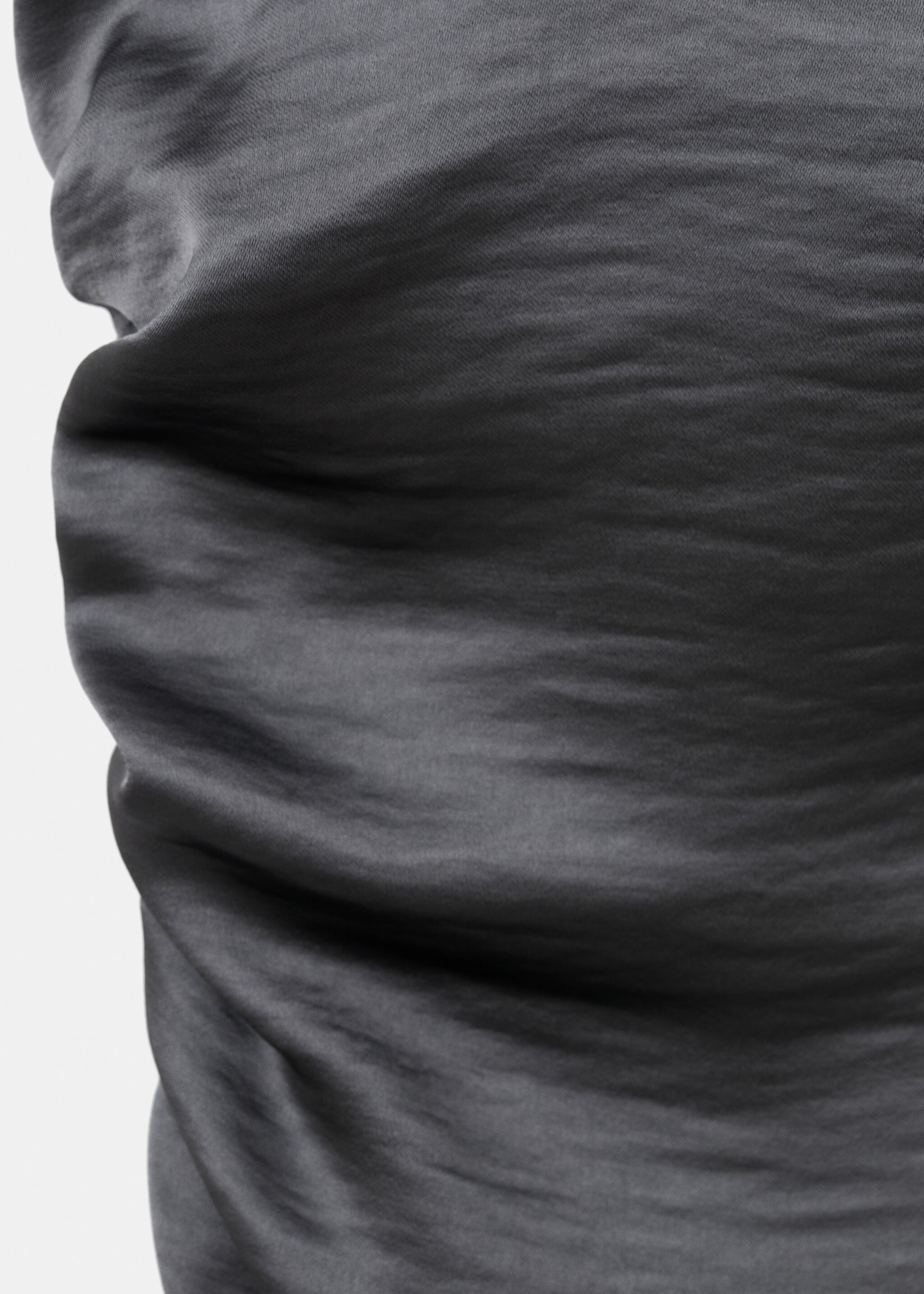 Satin dress with creased effect - Details of the article 8, Grey. Ref: 17069106-00.
