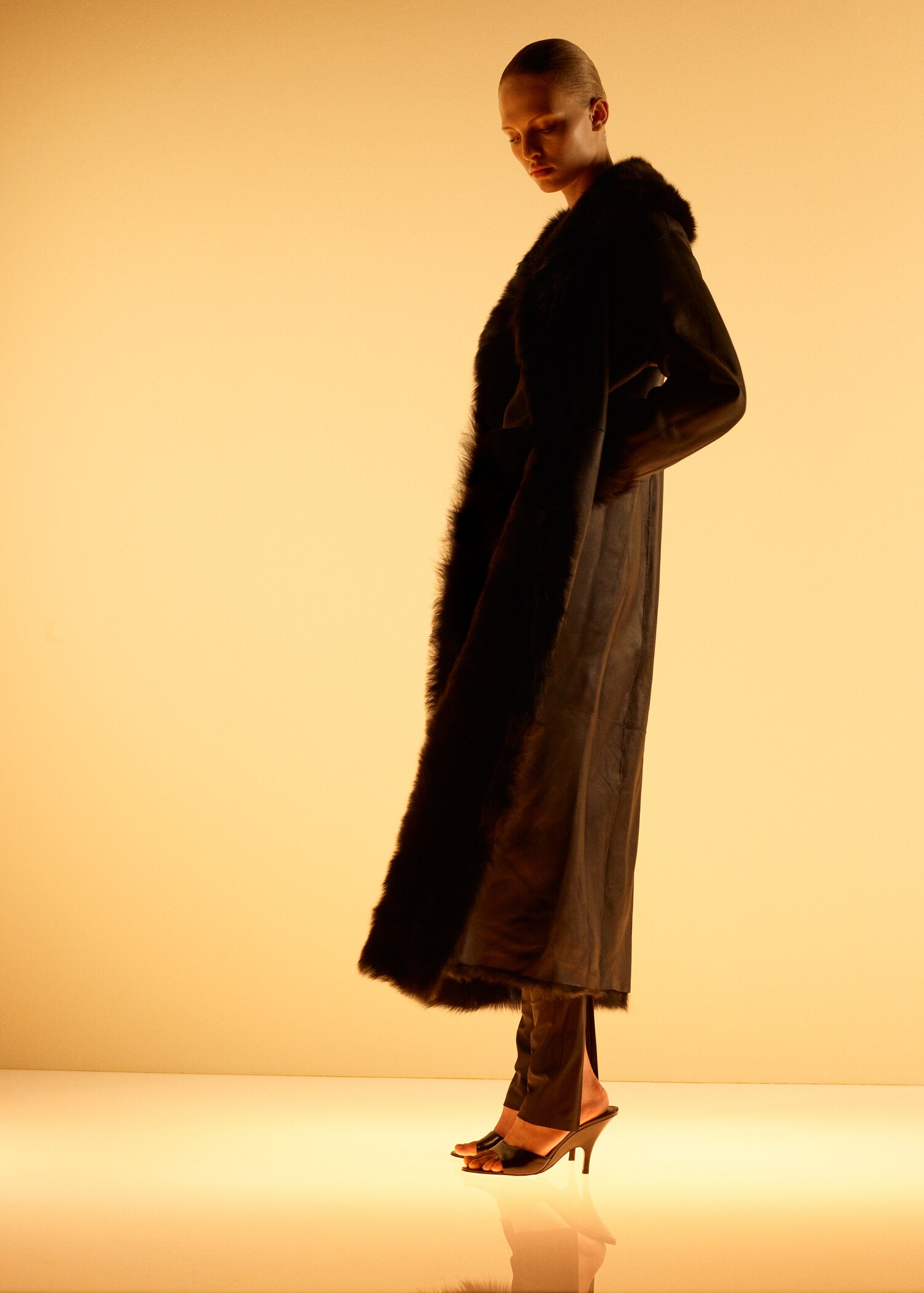 Manteau cuir imitation fourrure réversible - Détail de l'article 2