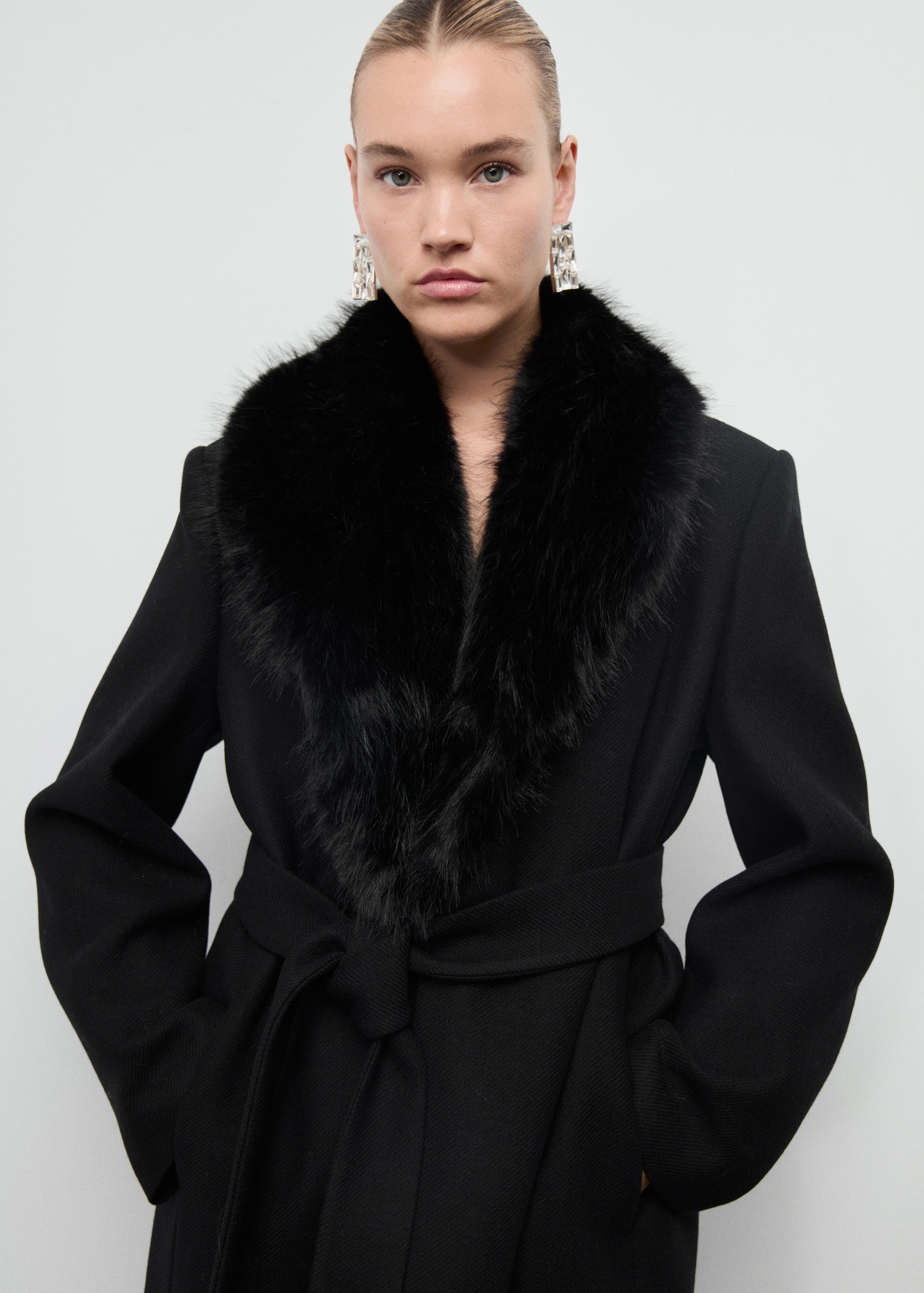 Manteco wool coat with fur collar - Details of the article 5