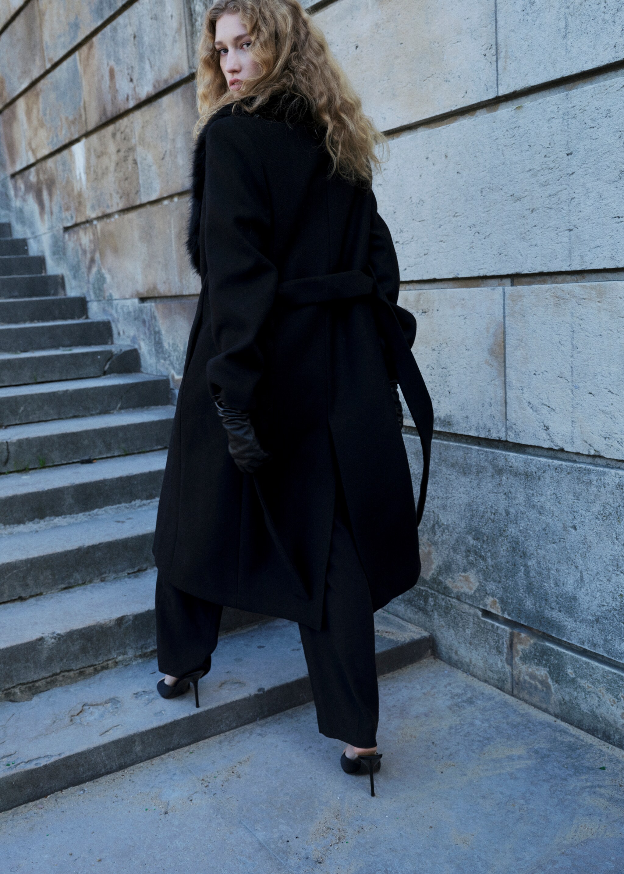 Manteco wool coat with fur collar - Reverse of the article, Black. Ref: 17069118-00.