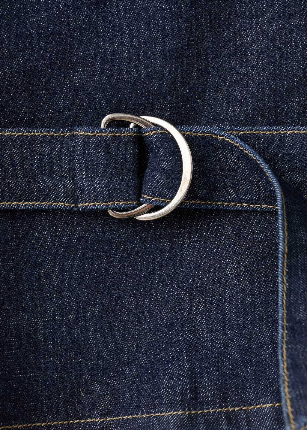 Fitted denim jacket with pockets