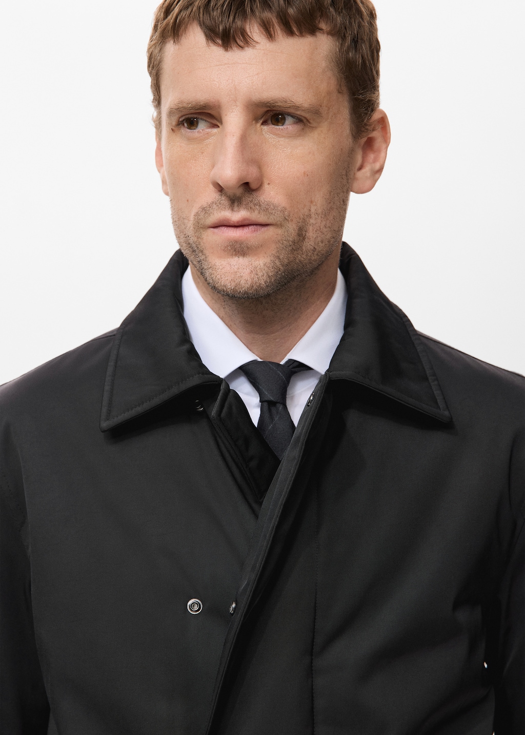 Water-repellent jacket with pockets