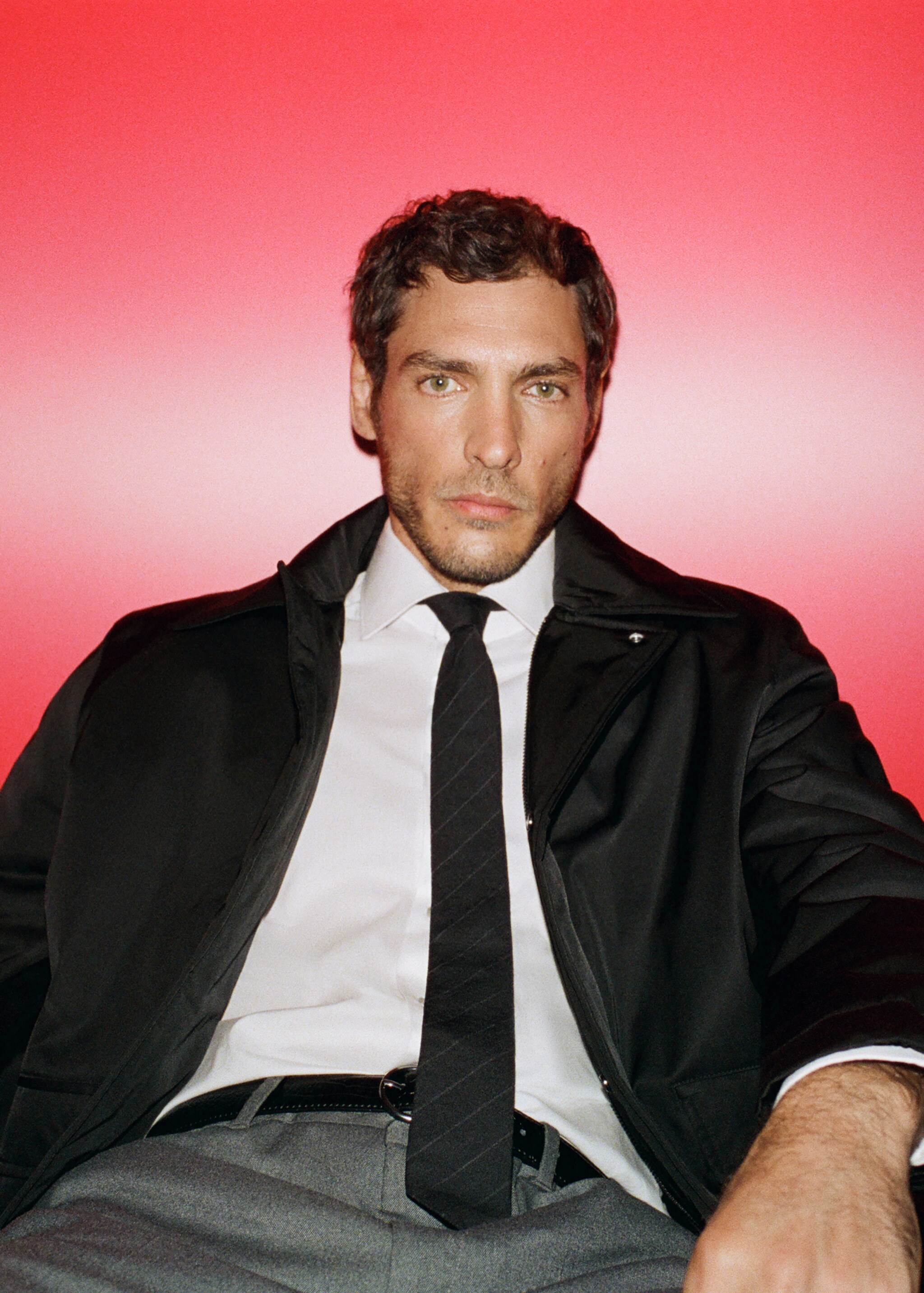 Water-repellent jacket with pockets - Details of the article 3, Black. Ref: 17069205-00.