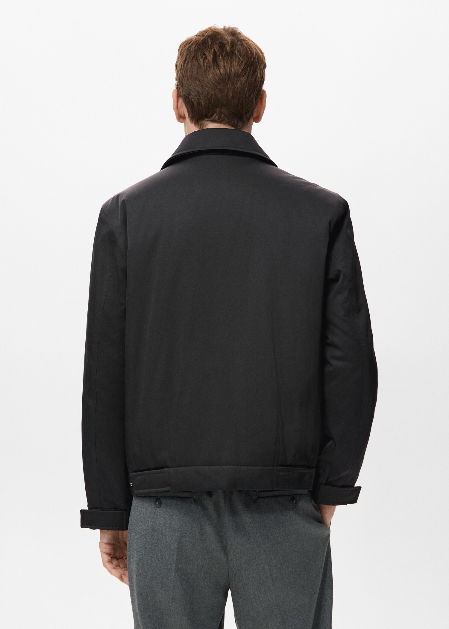 Water-repellent jacket with pockets - Reverse of the article