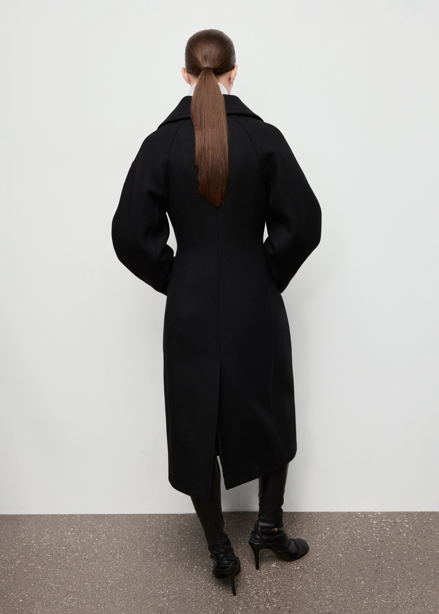 Structured wool coat - Reverse of the article