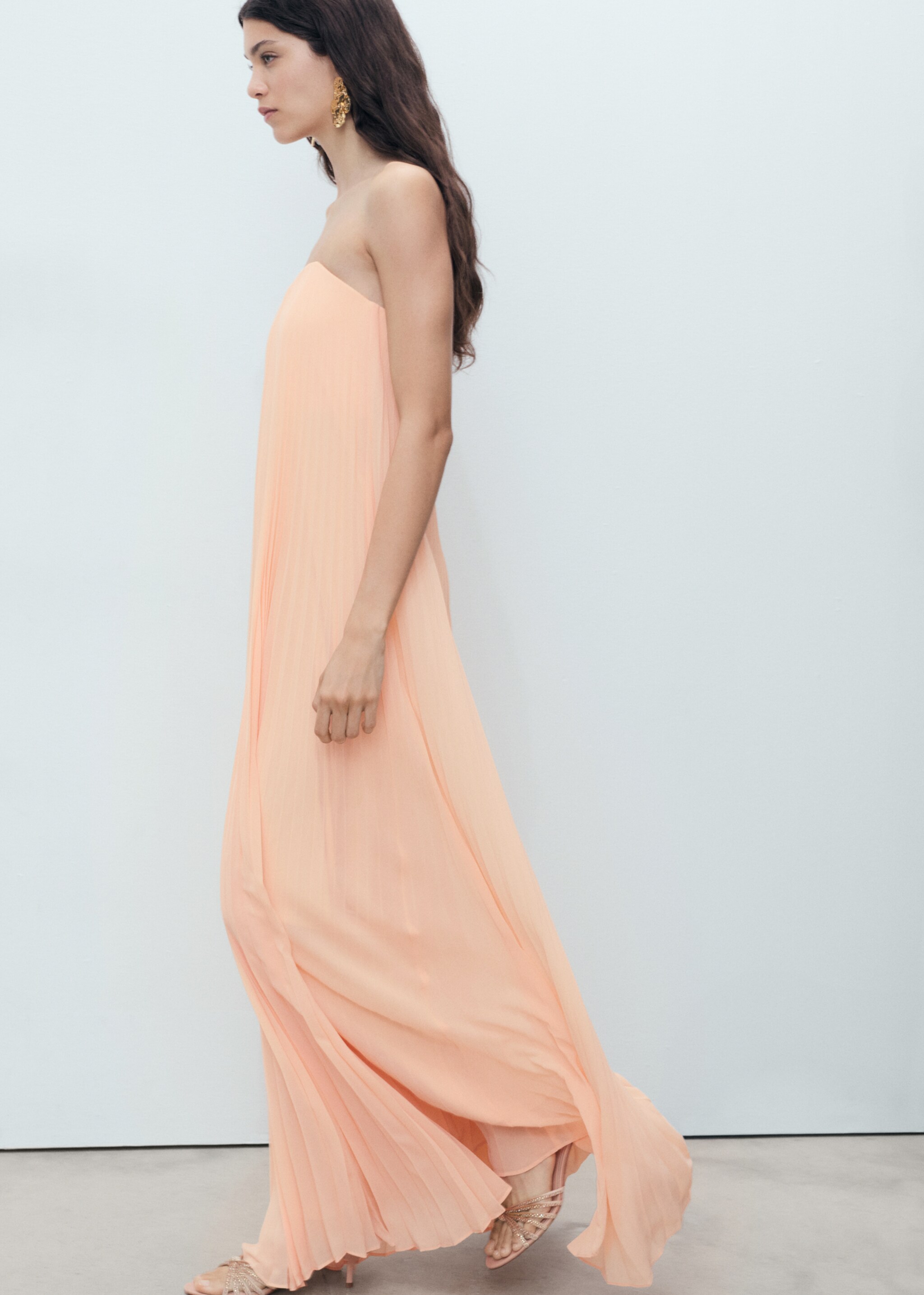Strapless pleated dress - Details of the article 6