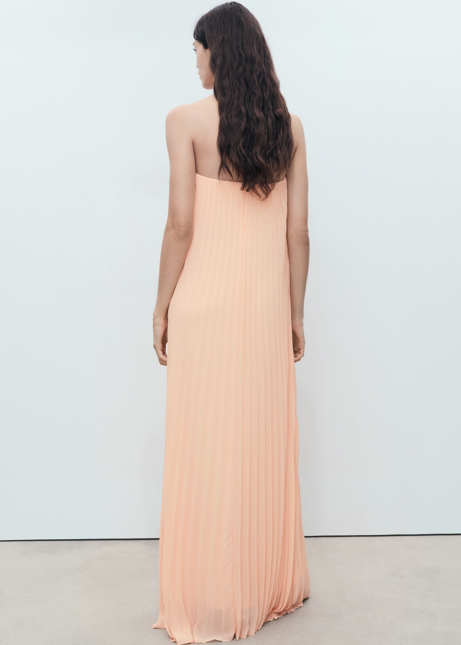 Strapless pleated dress - Reverse of the article