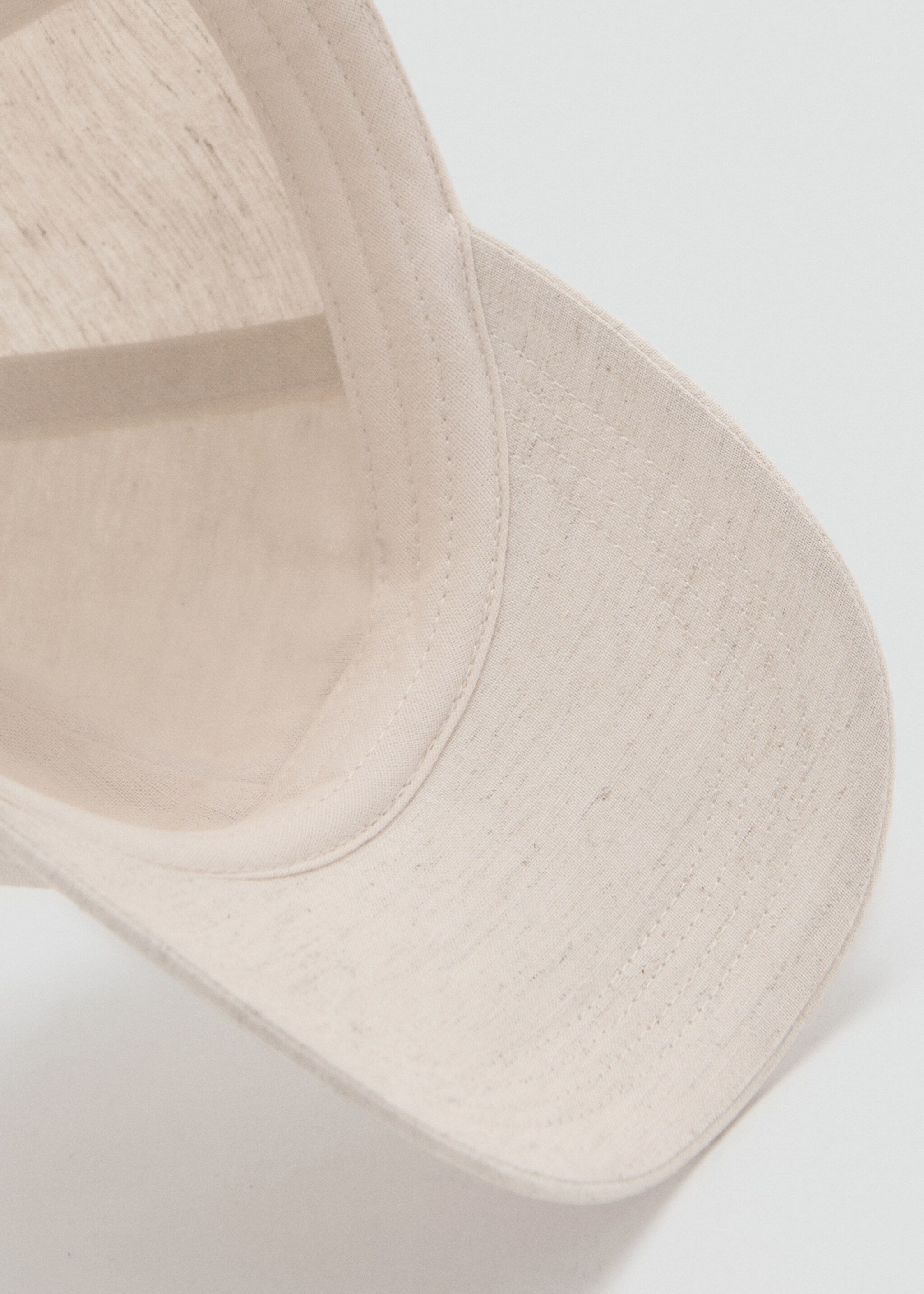 Topi campuran linen dengan pesan bordiran - Rincian barang 2