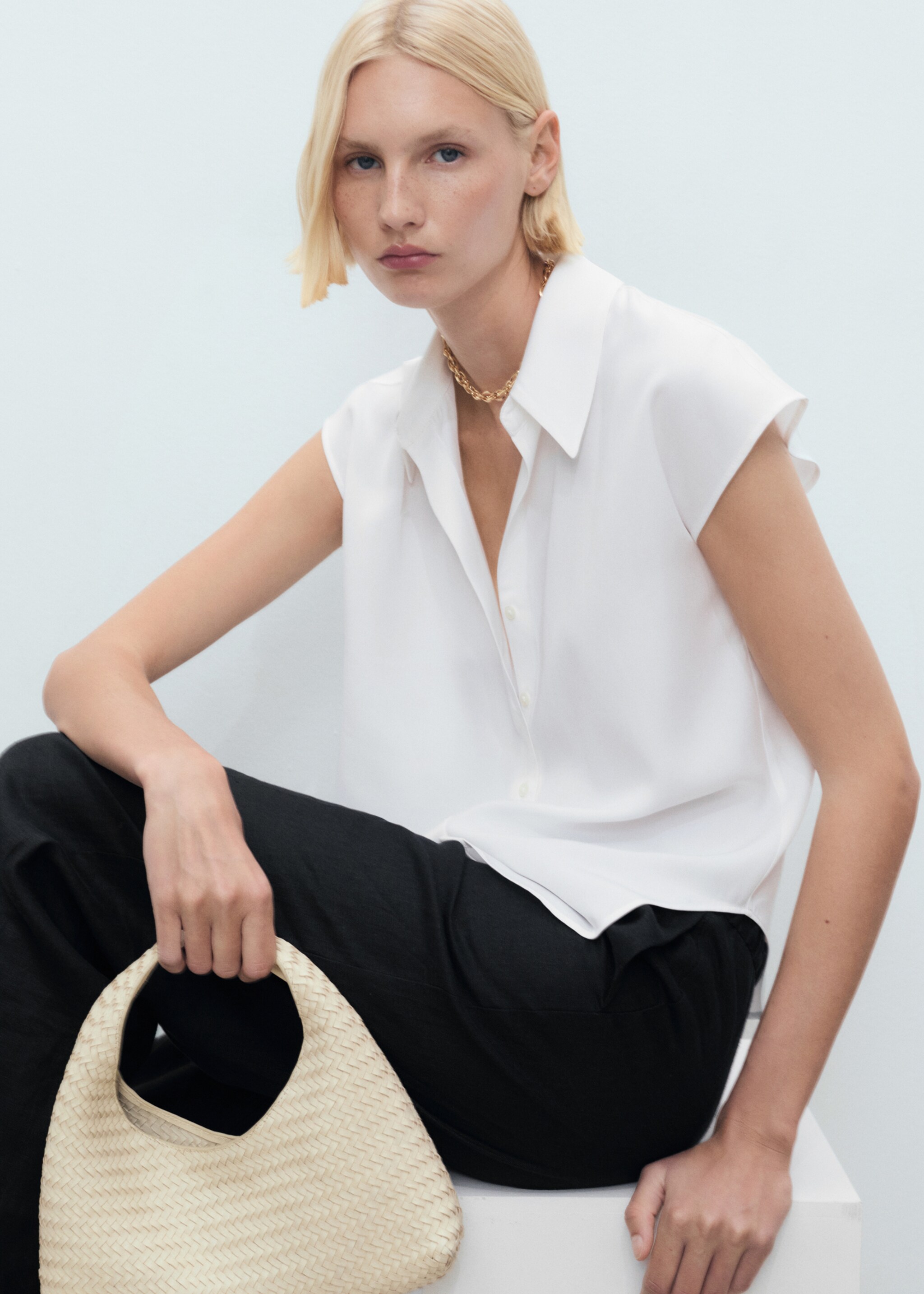 Lyocell sleeveless shirt - Details of the article 2