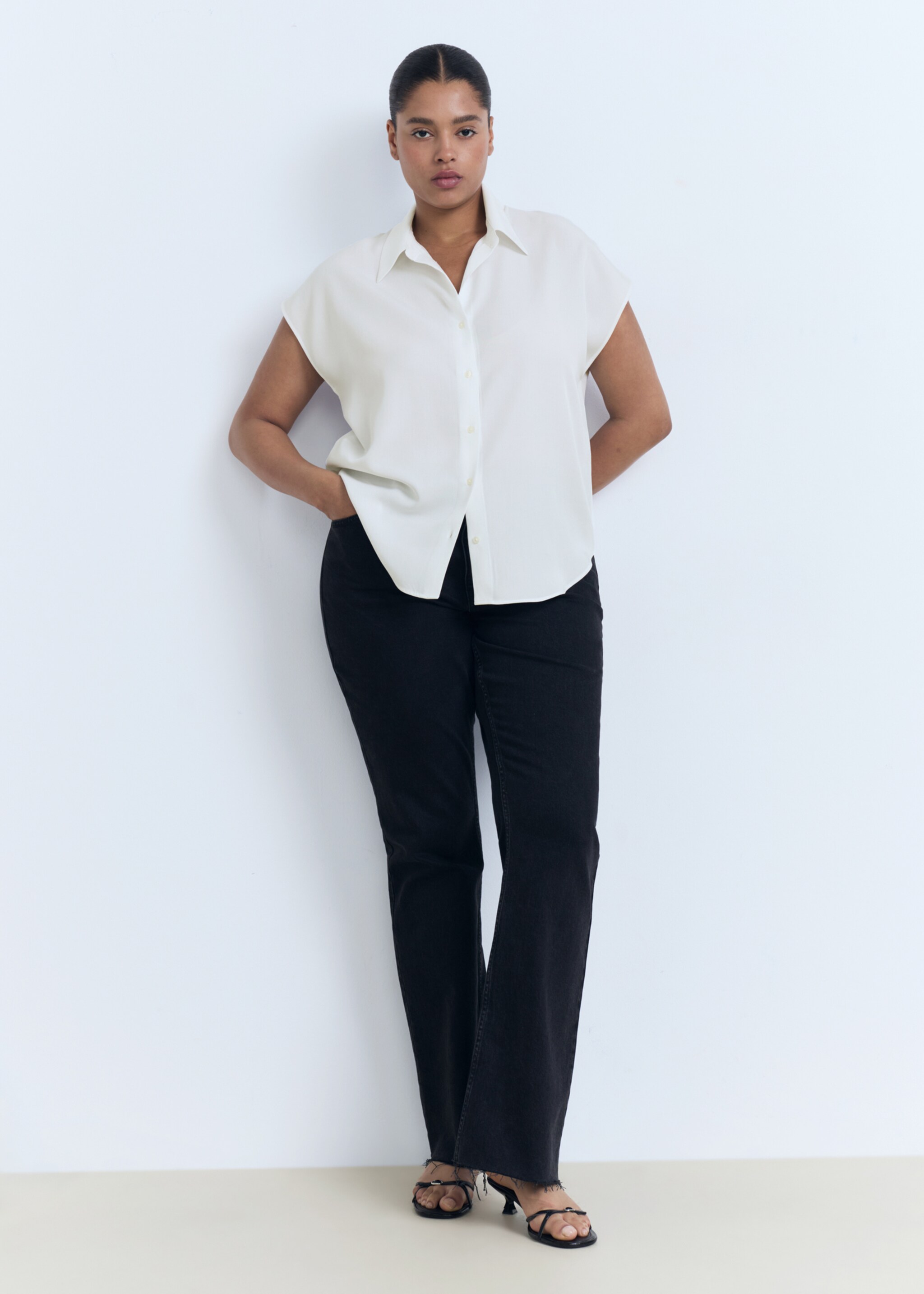 Lyocell sleeveless shirt - Details of the article 3
