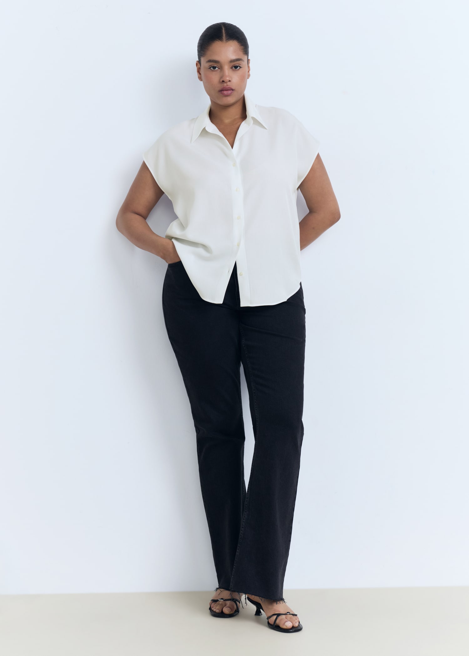 Lyocell sleeveless shirt - Details of the article 3