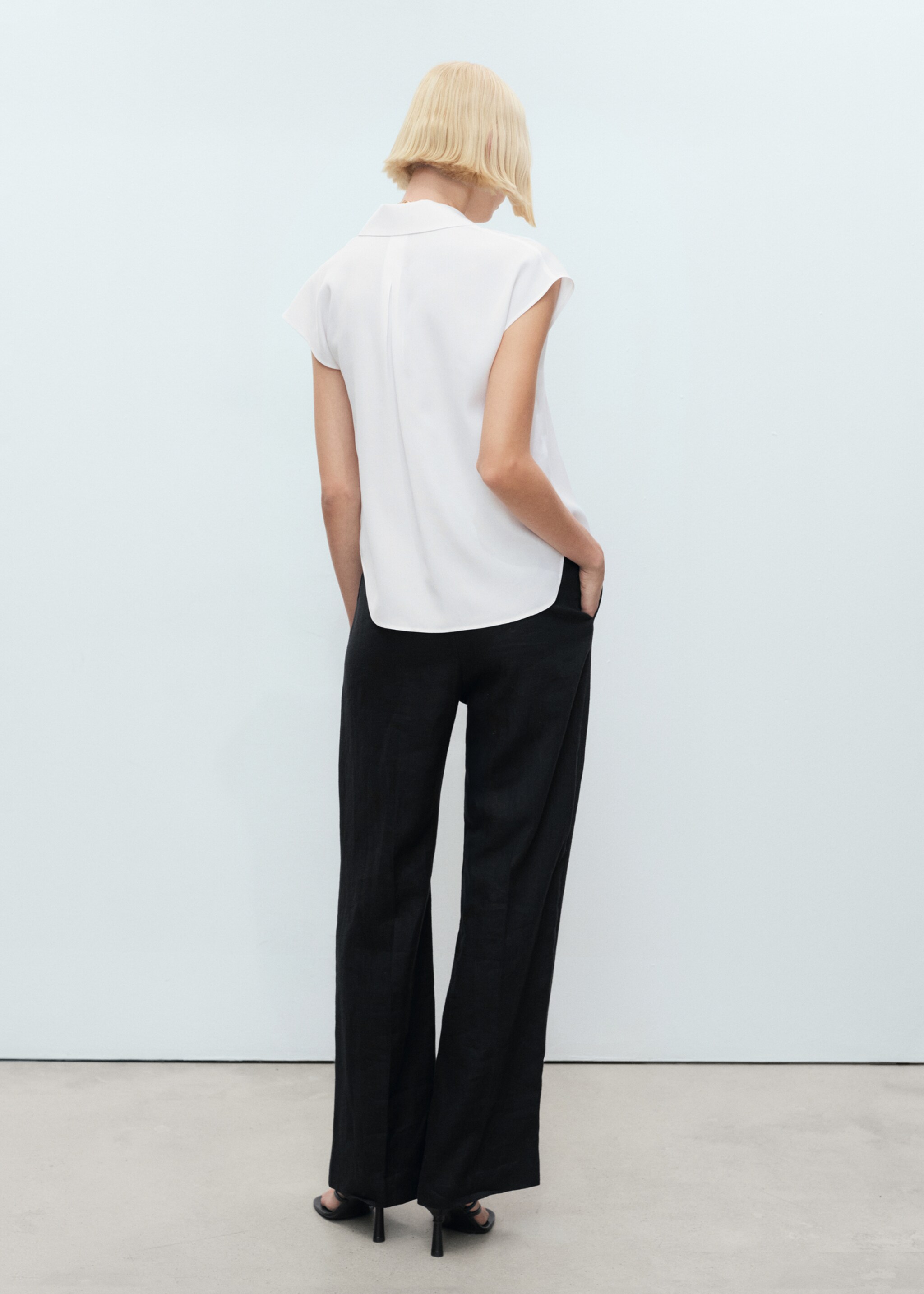 Lyocell sleeveless shirt - Reverse of the article
