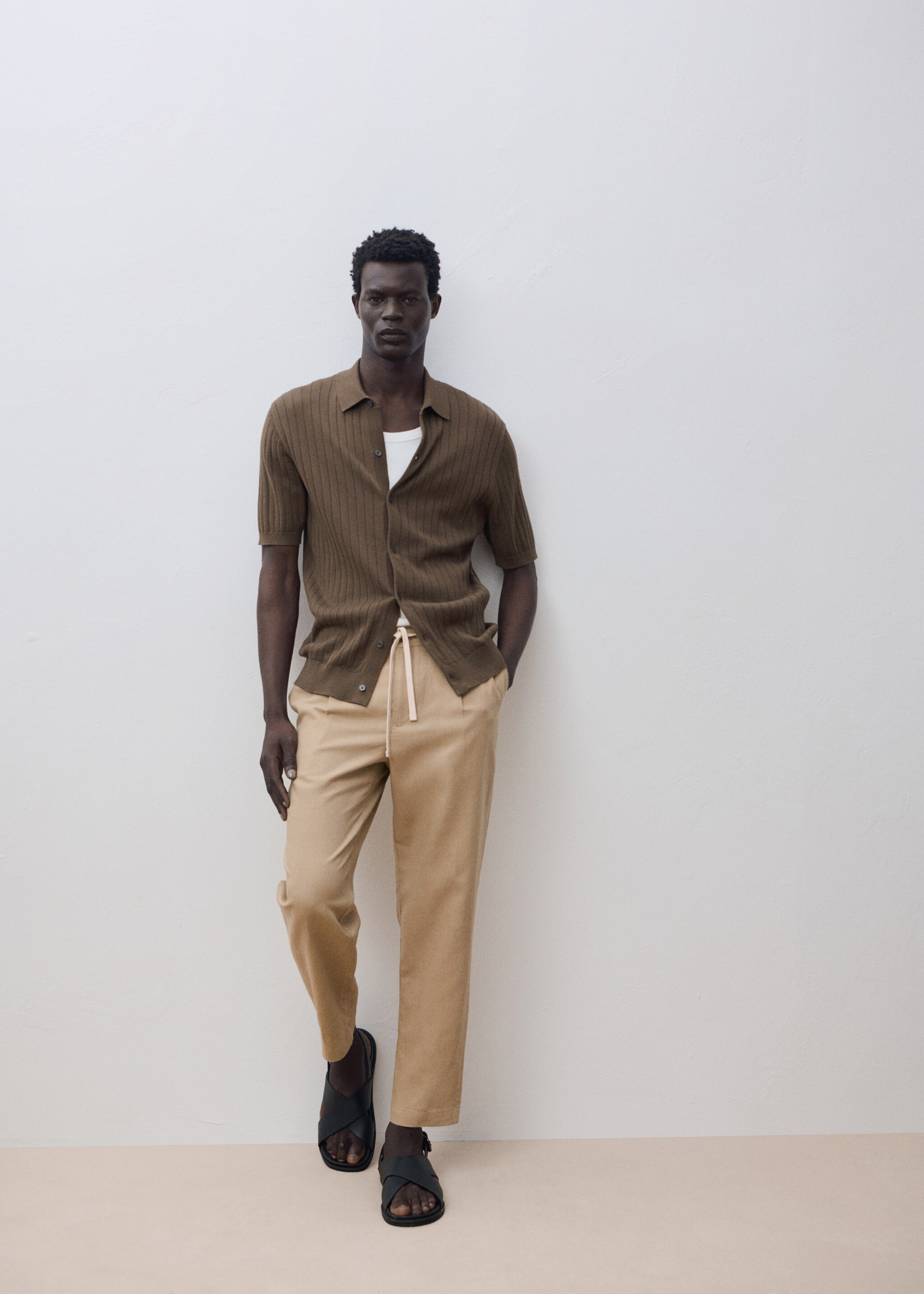 Slim-fit trousers with drawstring - Details of the article 9