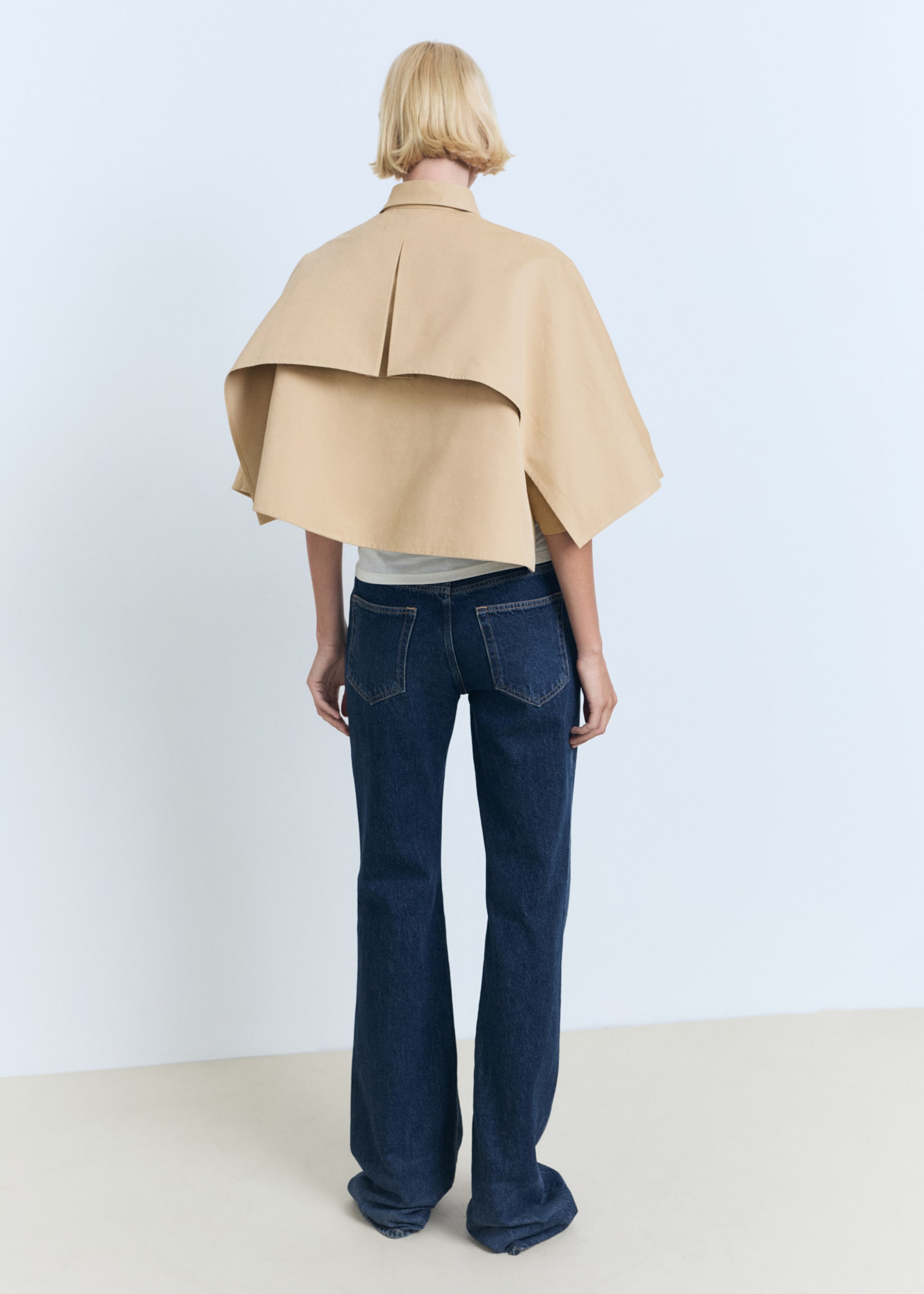 Cape-style cropped trench coat - Reverse of the article