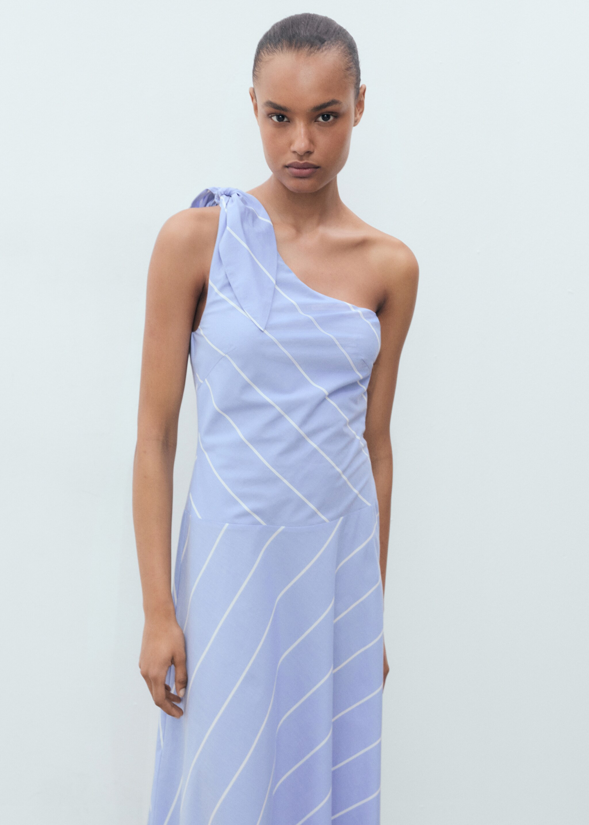 Vestido rayas asimétrico nudo - Plano medio
