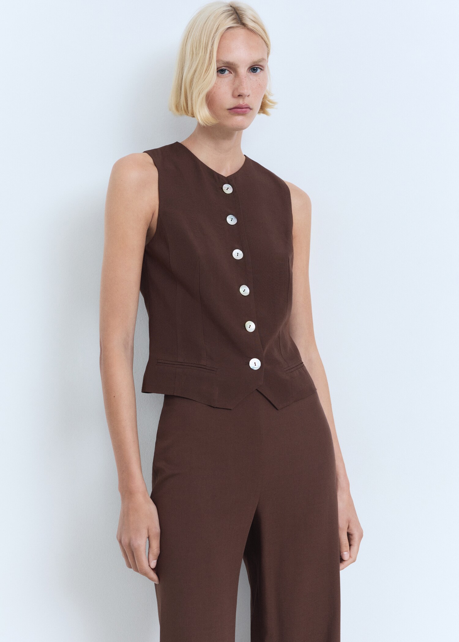 Chaleco traje botones - Plano medio