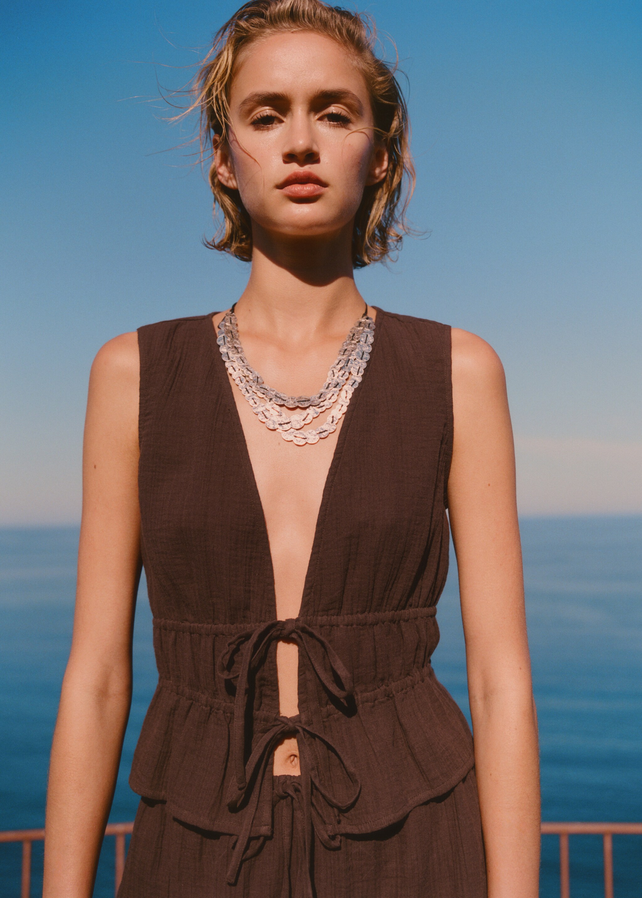 Ruffled top with bows - Details of the article 6