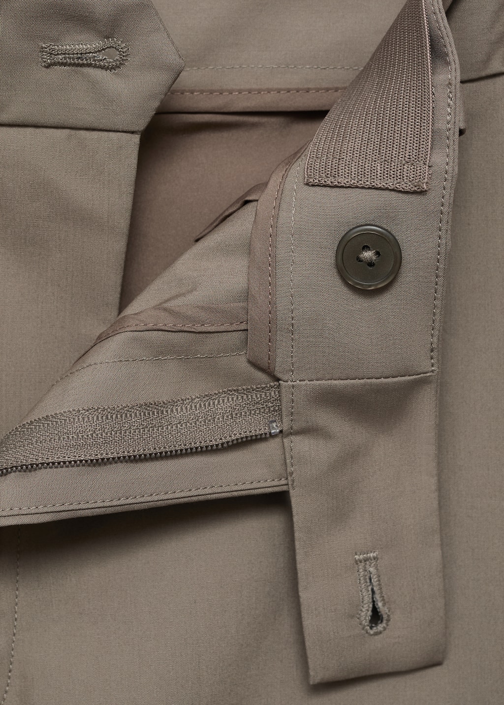 100% slim-fit cotton pants