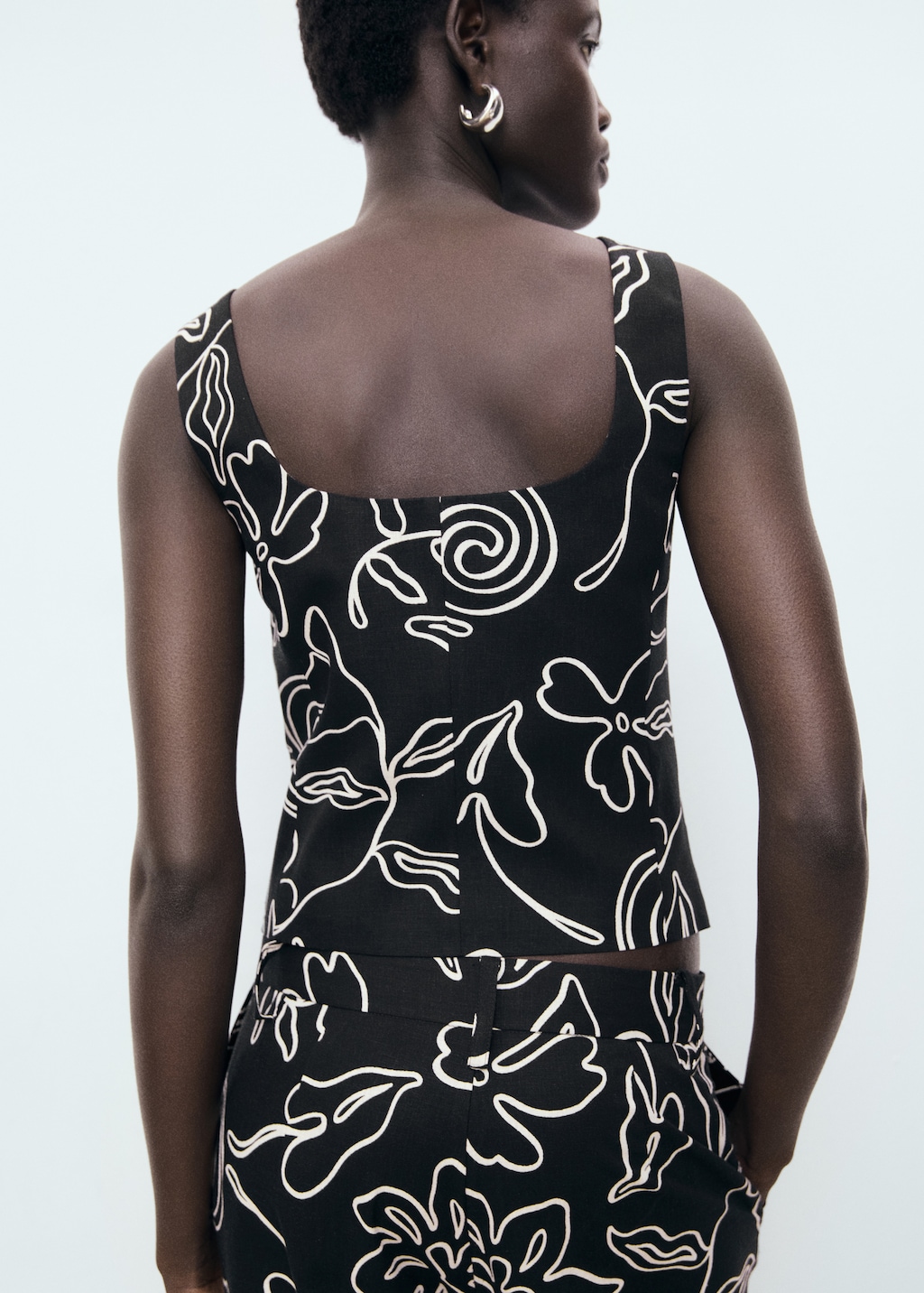 Floral-print linen suit vest