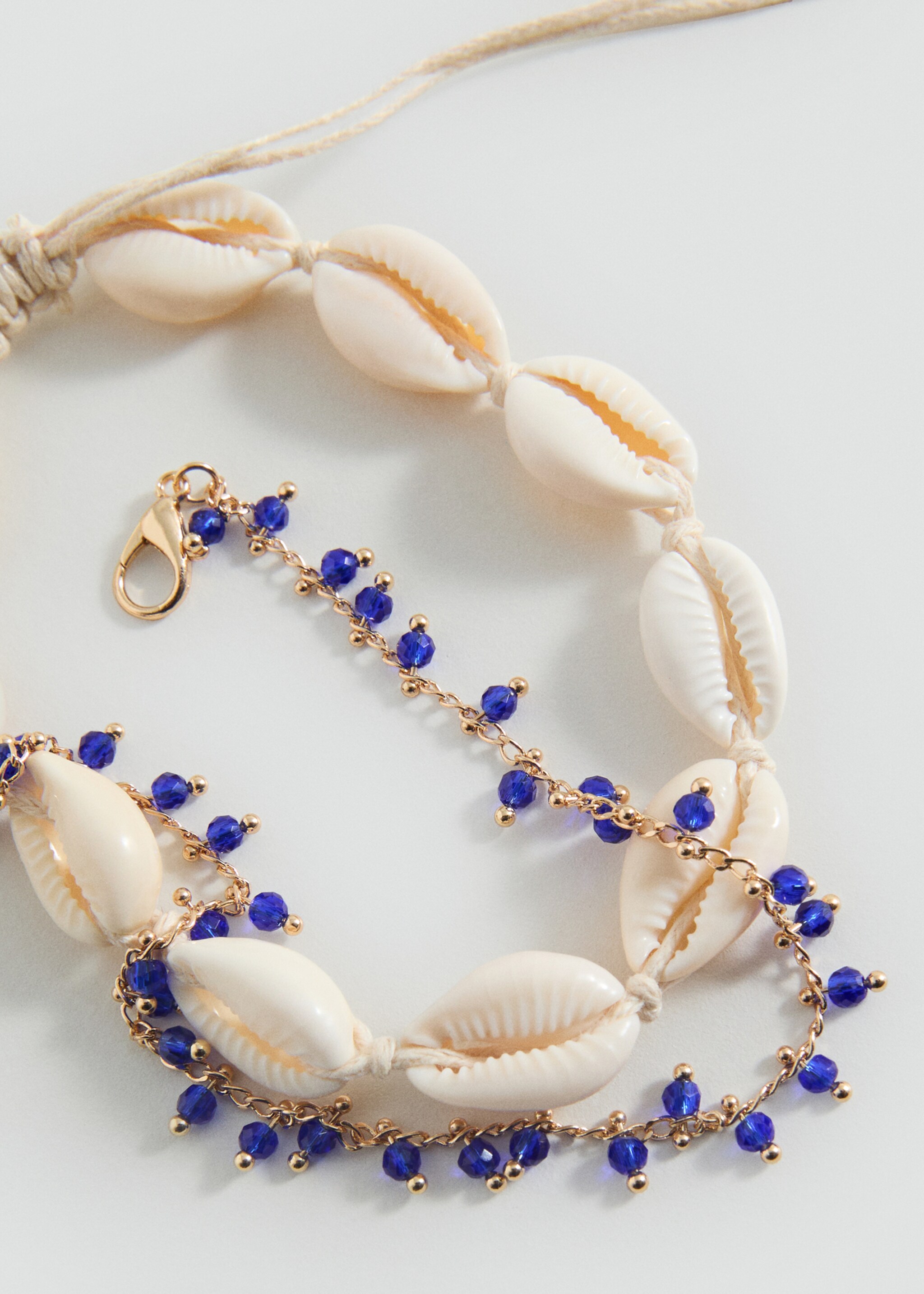 Shell and bead ankle bracelets - Medium plane