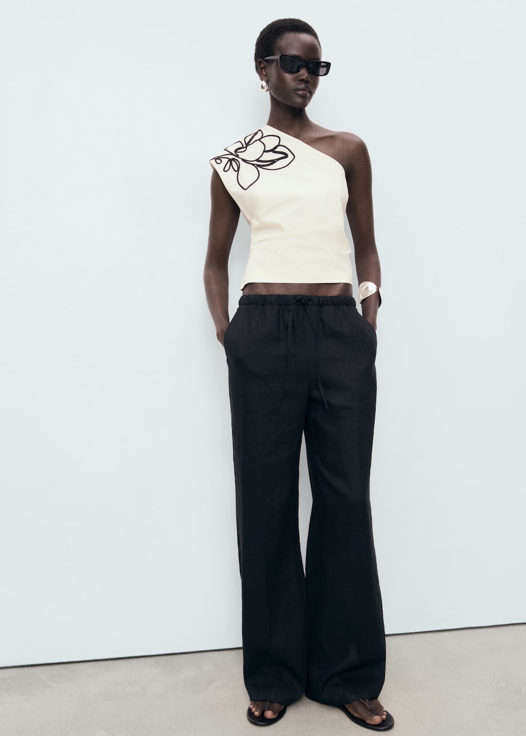 ⭐️nao⭐️ Asymmetrical flower-embroidered top - Women | MANGO USA