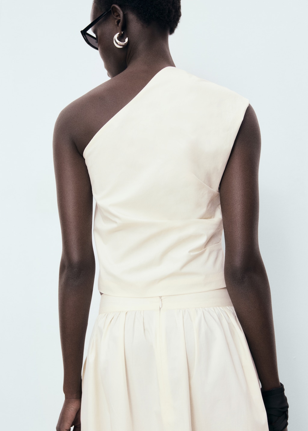 ⭐️nao⭐️ Asymmetrical flower-embroidered top - Women | MANGO USA
