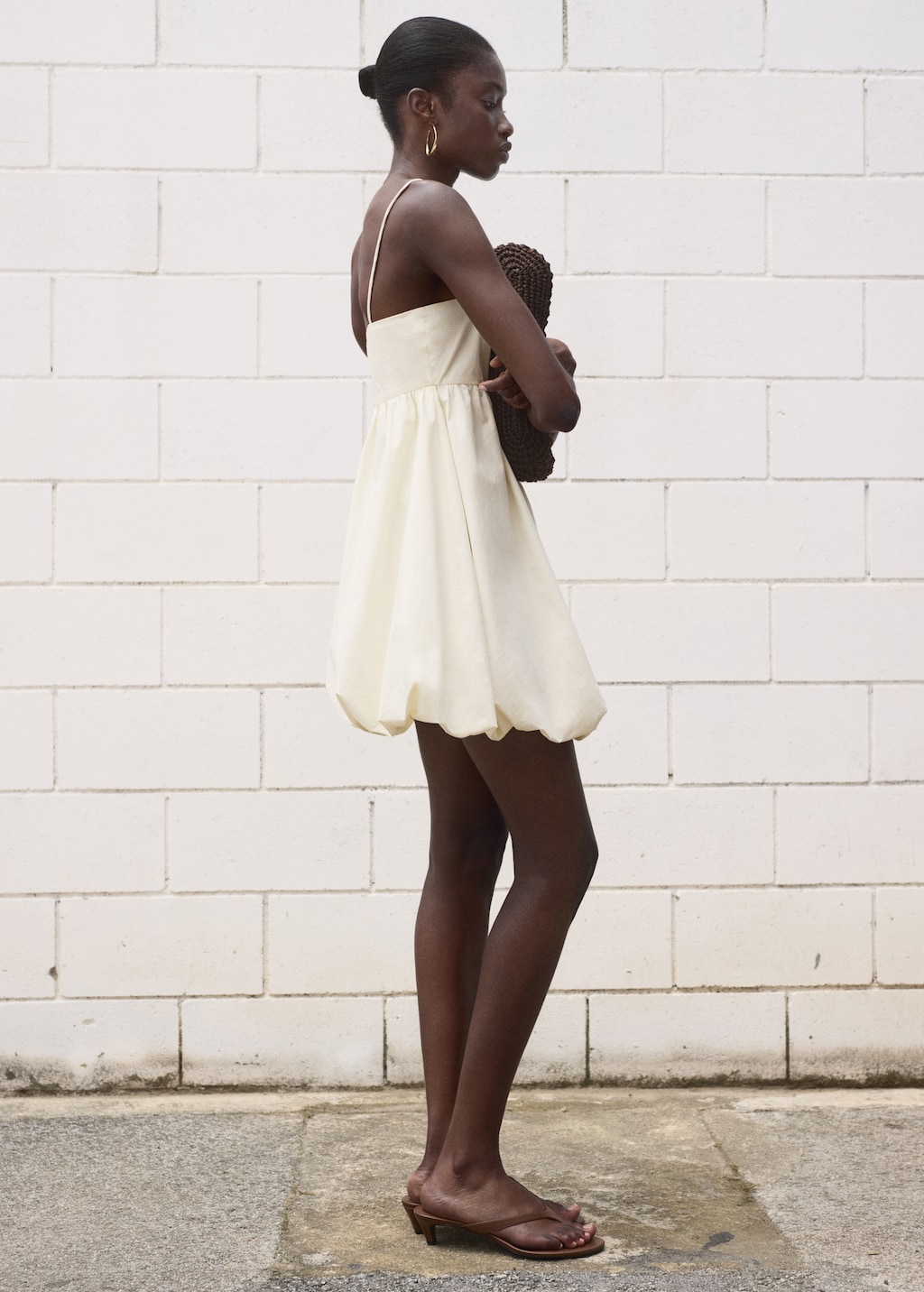Balloon dress with embroidered flowers