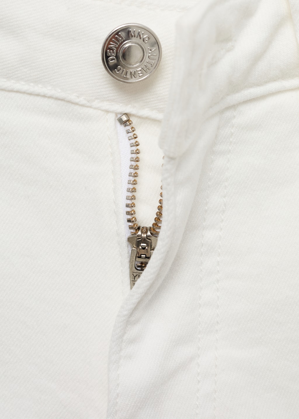 Frayed low-rise shorts