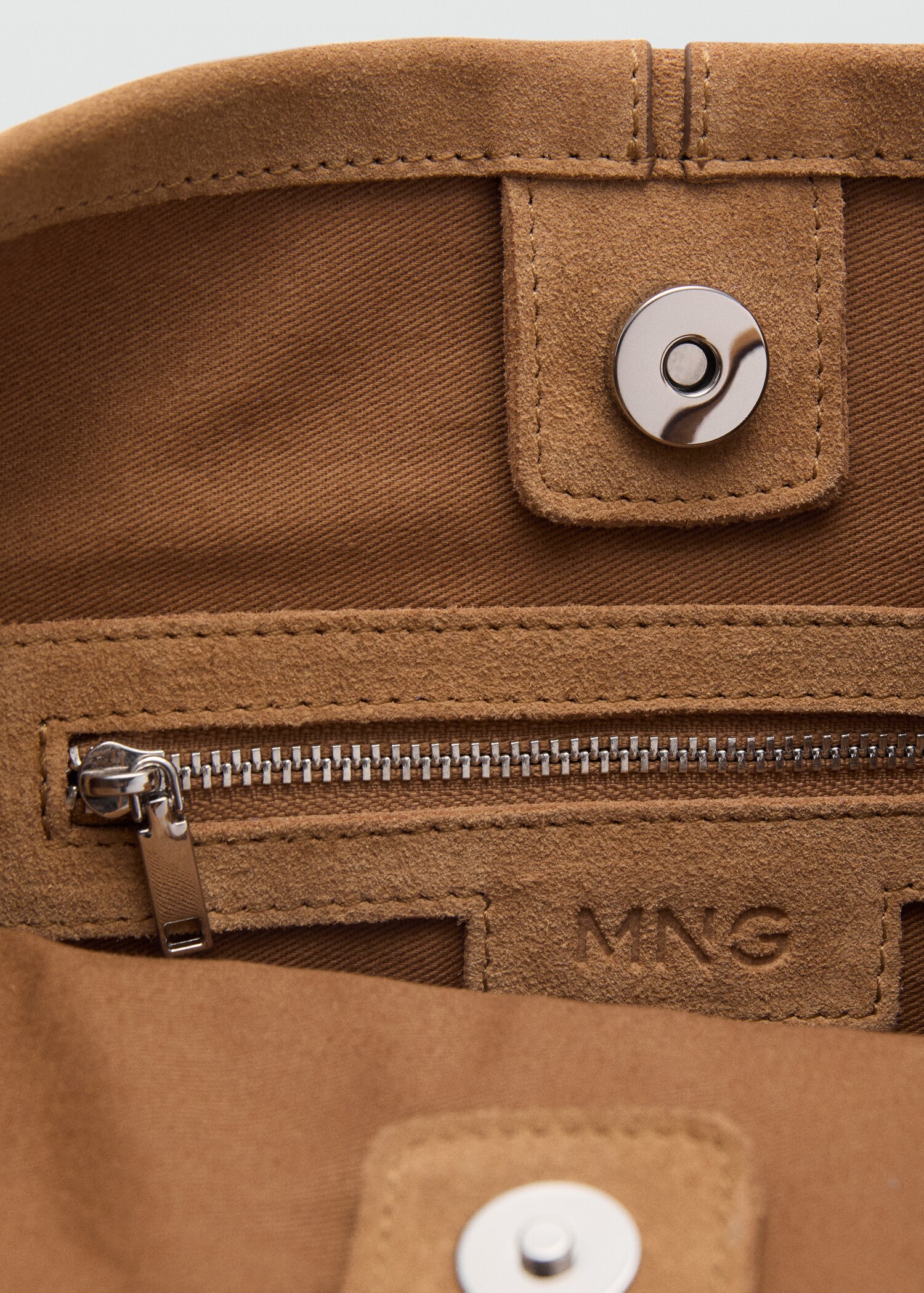 Leather bucket bag - Details of the article 3