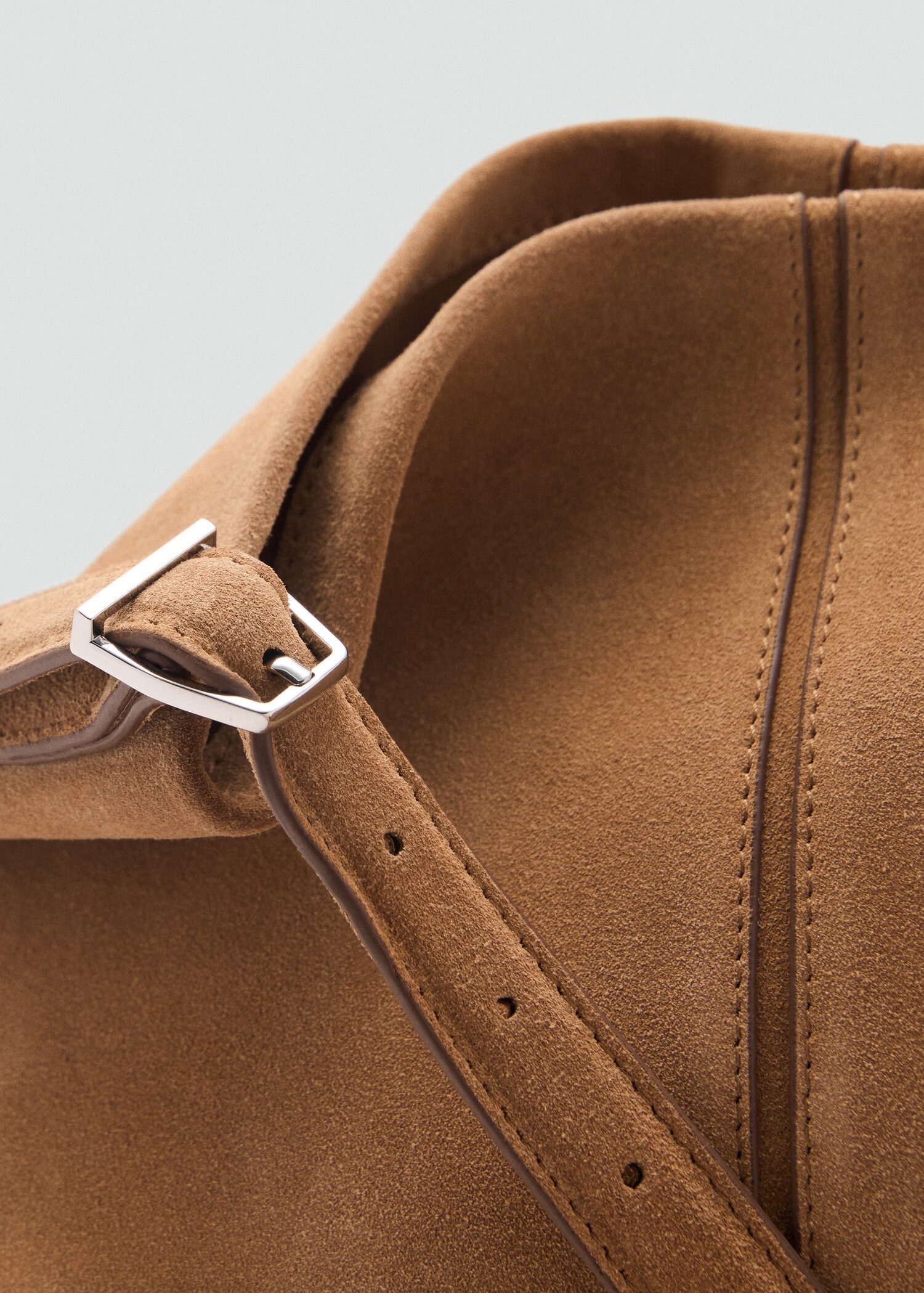 Leather bucket bag - Details of the article 4