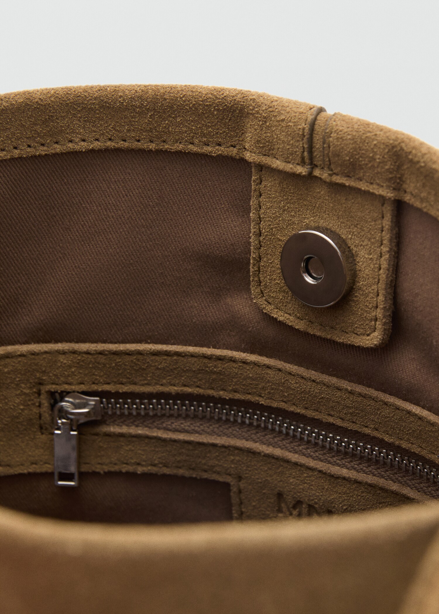 Leather bucket bag - Details of the article 3