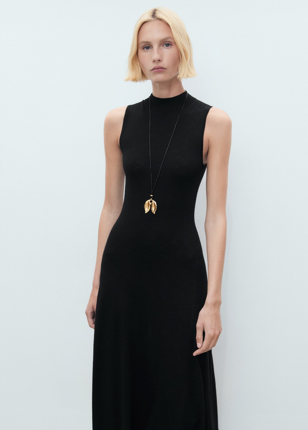 Fine-knit flared dress