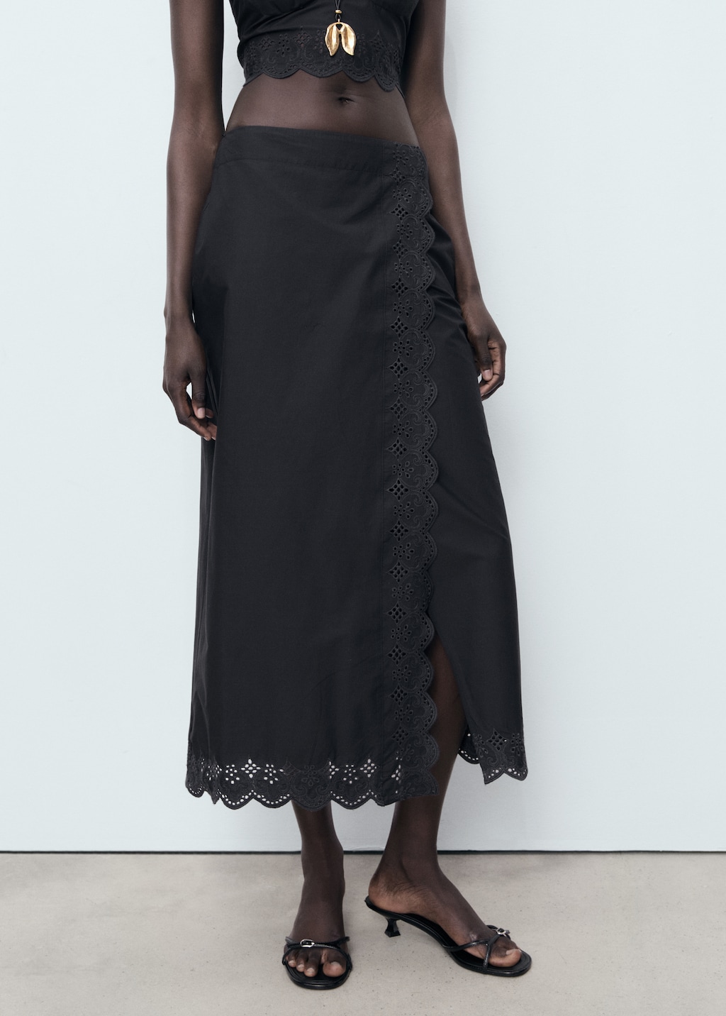 Embroidered cotton skirt