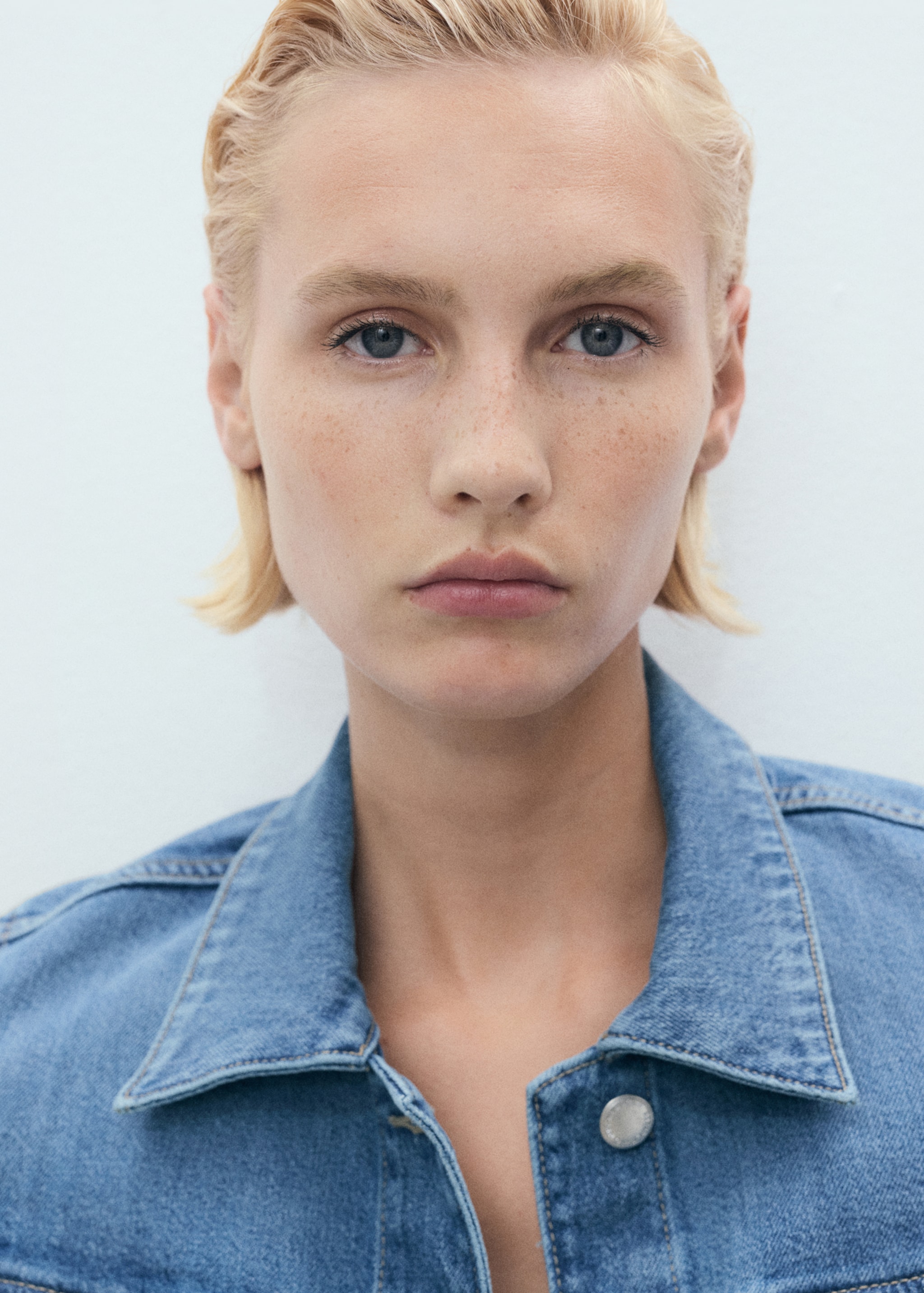 Pockets denim jacket - Details of the article 1