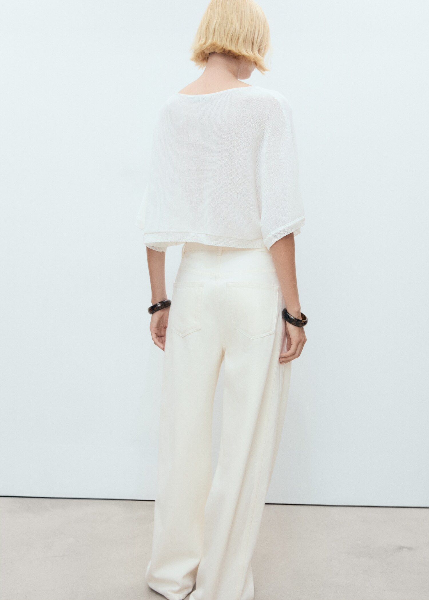Oversized fine-knit sweater - Reverse of the article