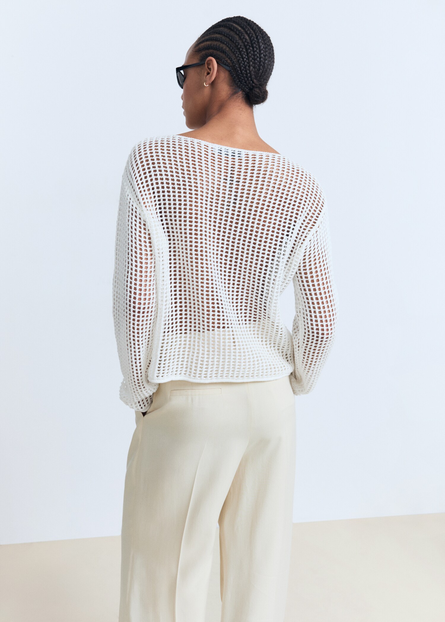 Long-sleeved crochet sweater - Reverse of the article