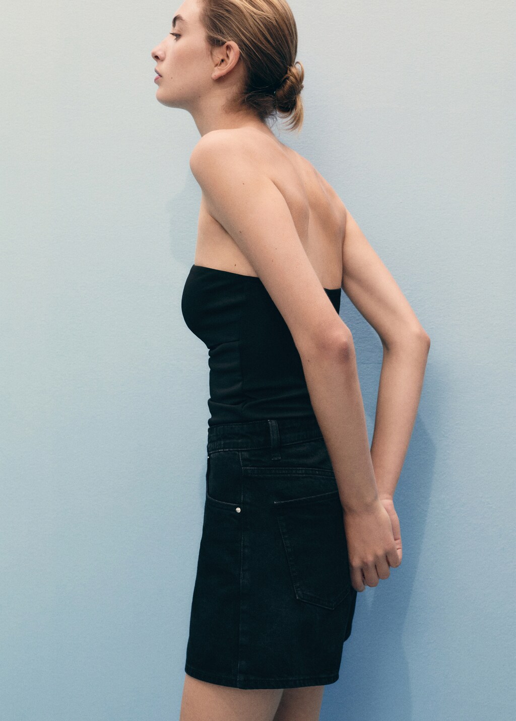 High-waisted straight-fit denim shorts