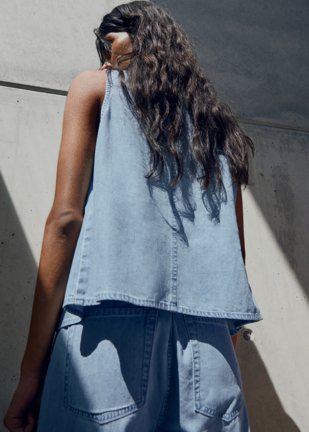 Buttoned denim vest