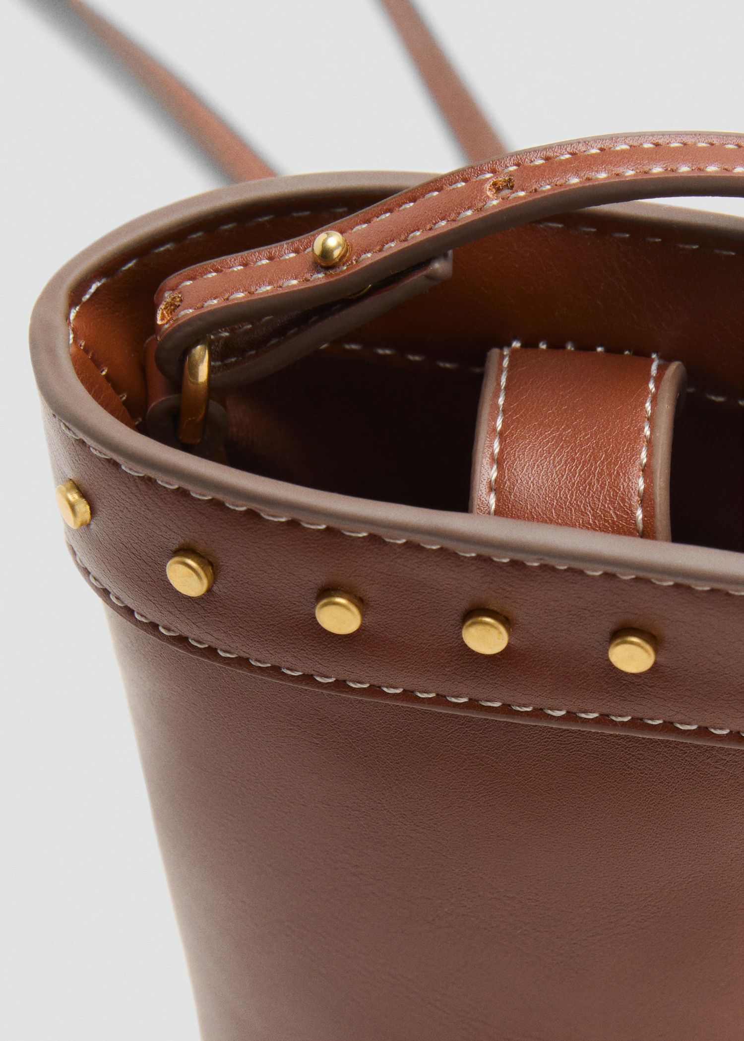 Studded mobile phone case with shoulder strap - Details of the article 1