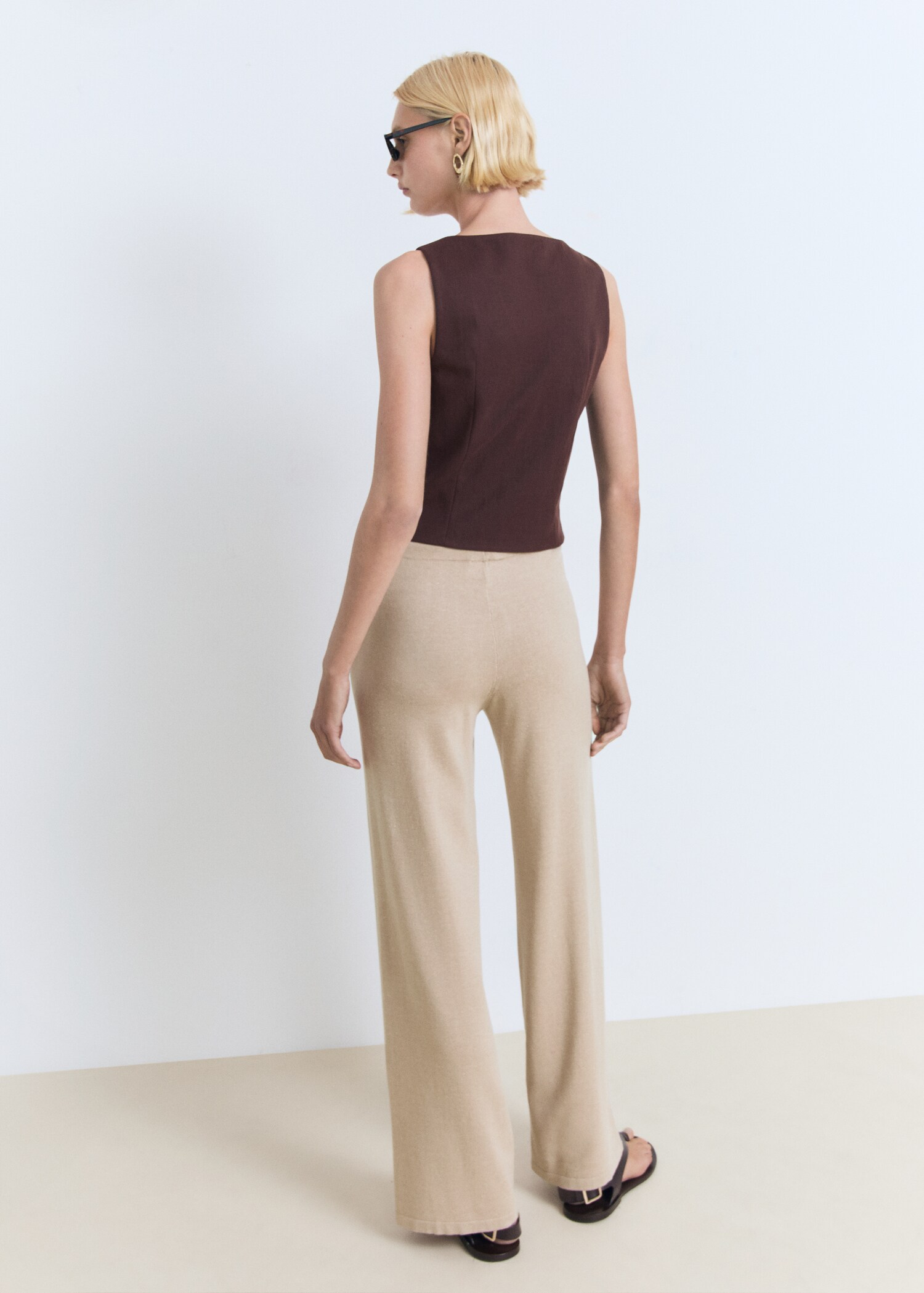 Straight knitted trousers - Reverse of the article