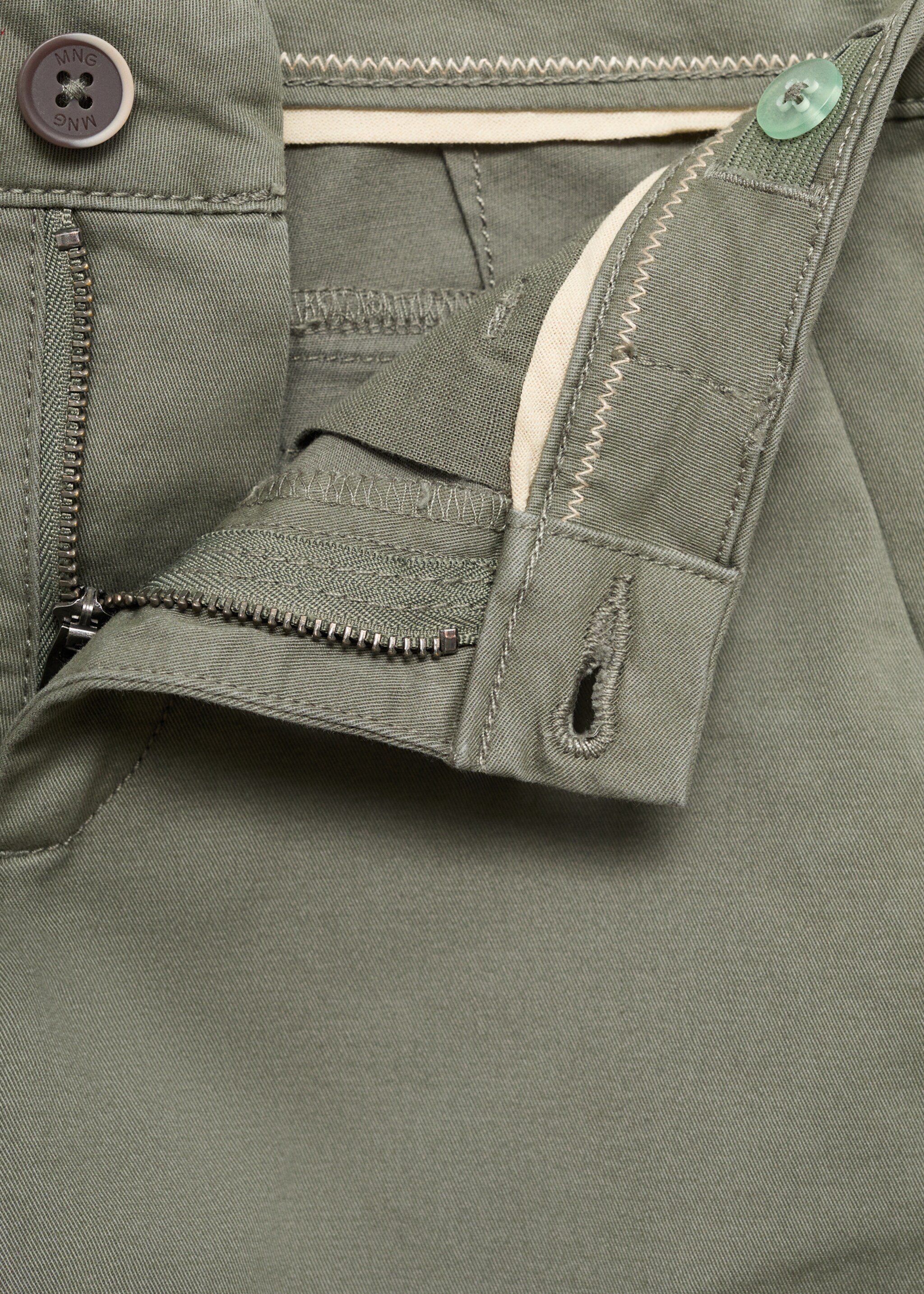 Plain chino trousers - Details of the article 8
