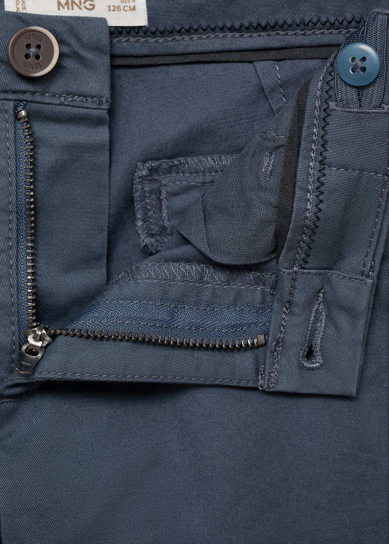 Plain chino trousers - Details of the article 8