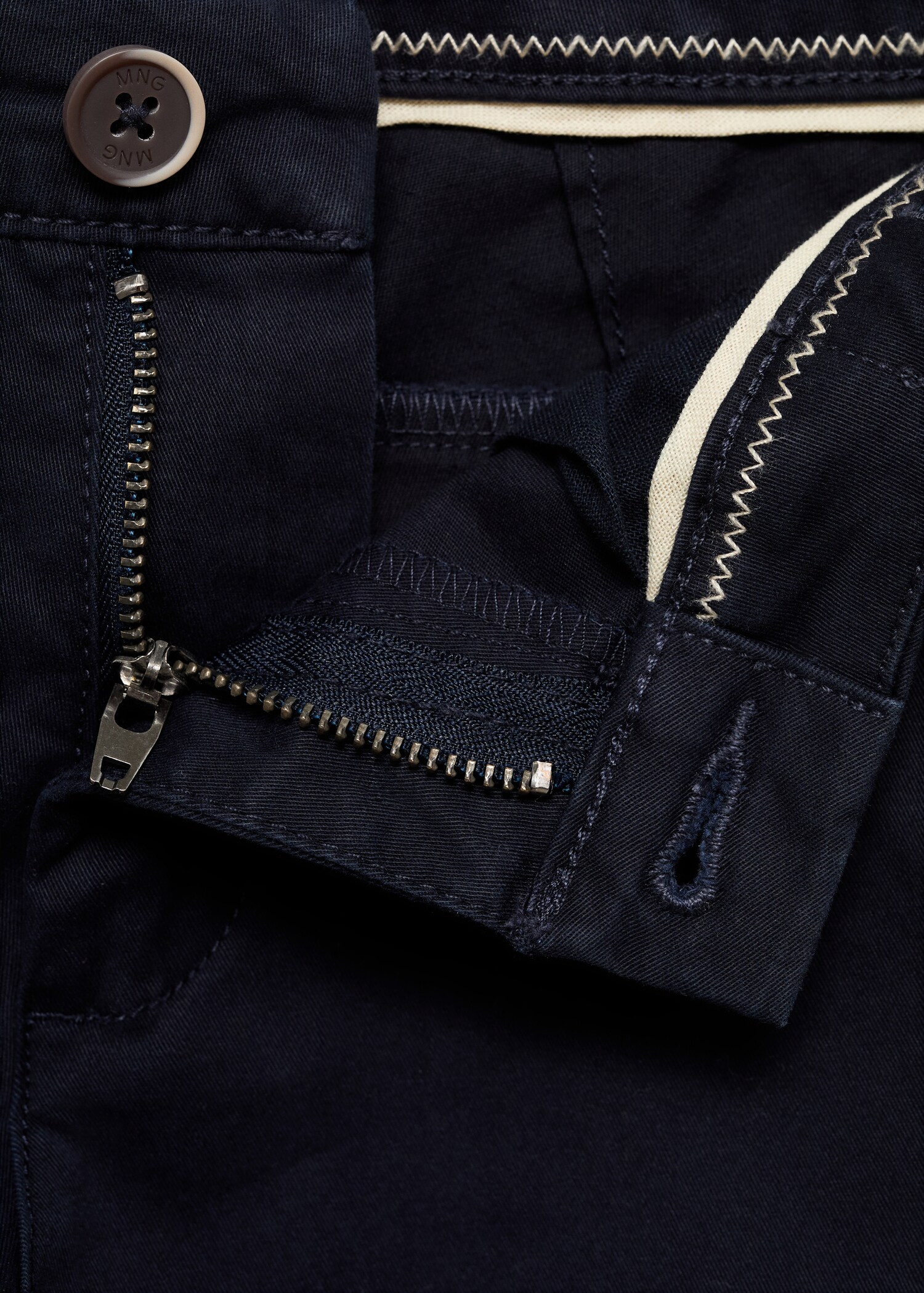 Plain chino trousers - Details of the article 8