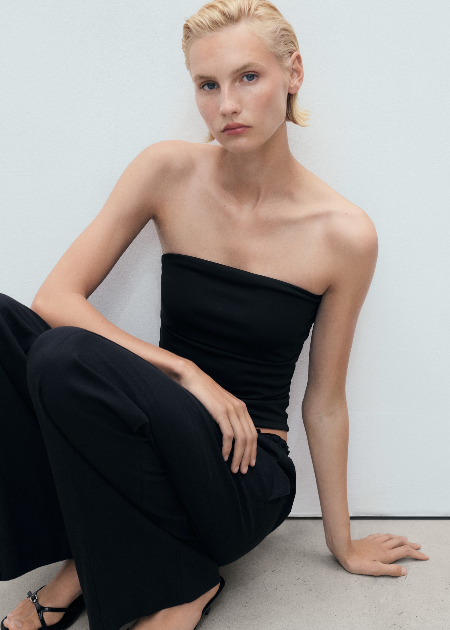 Linen-blend elastic waist trousers - Details of the article 2