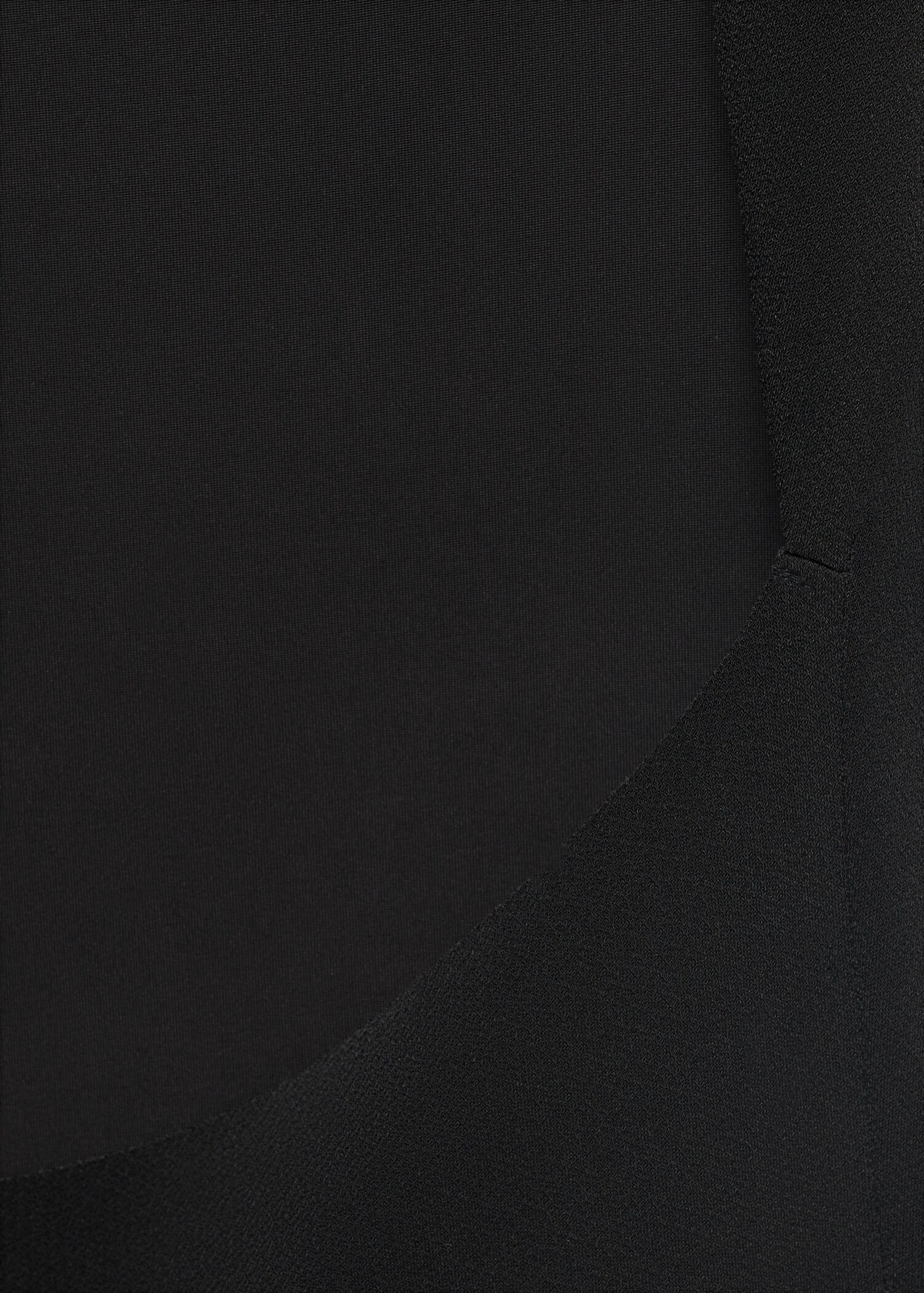 Kleid mit Rückenausschnitt - Detail des Artikels 8