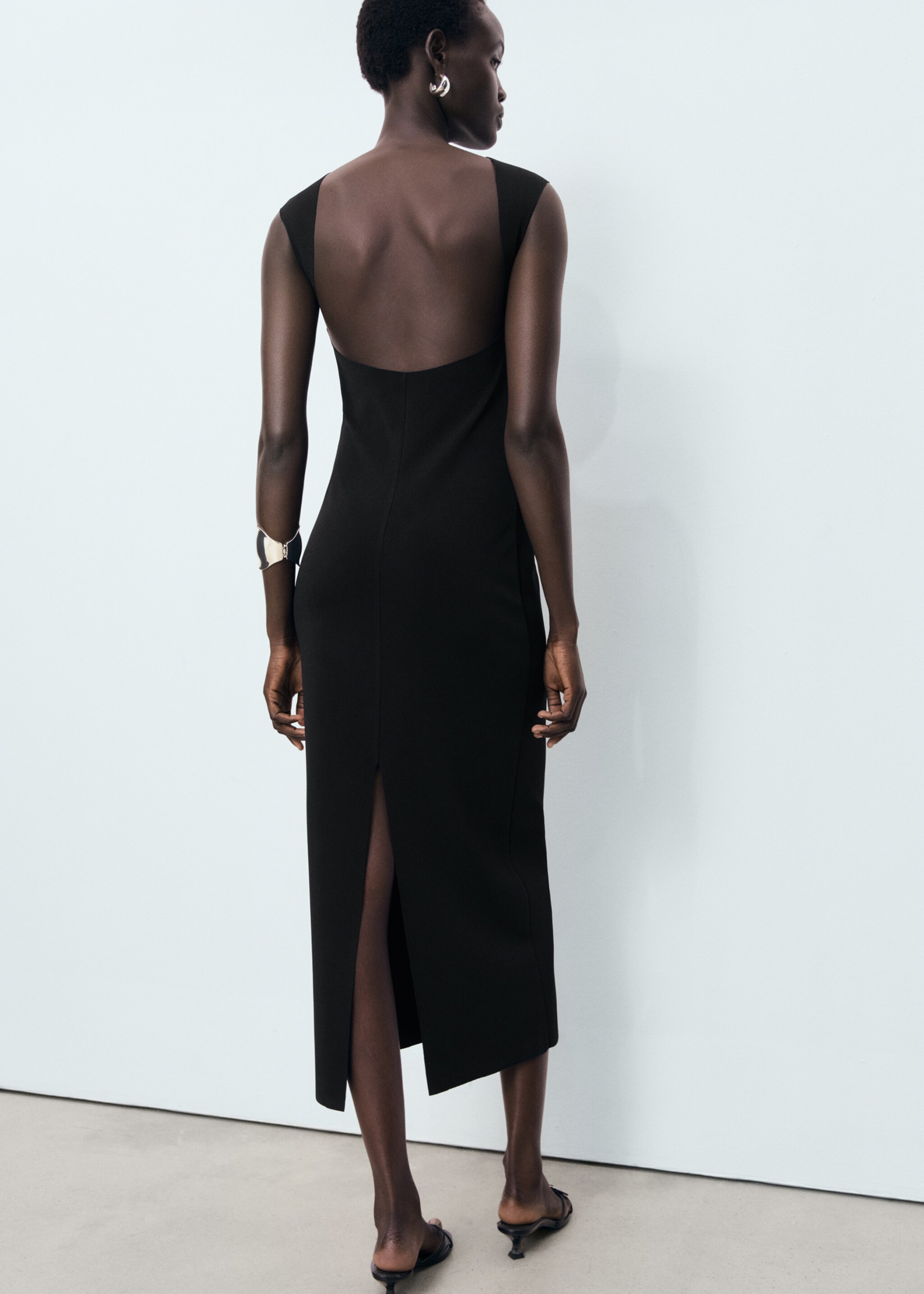 Vestido espalda abierta - Reverso del artículo