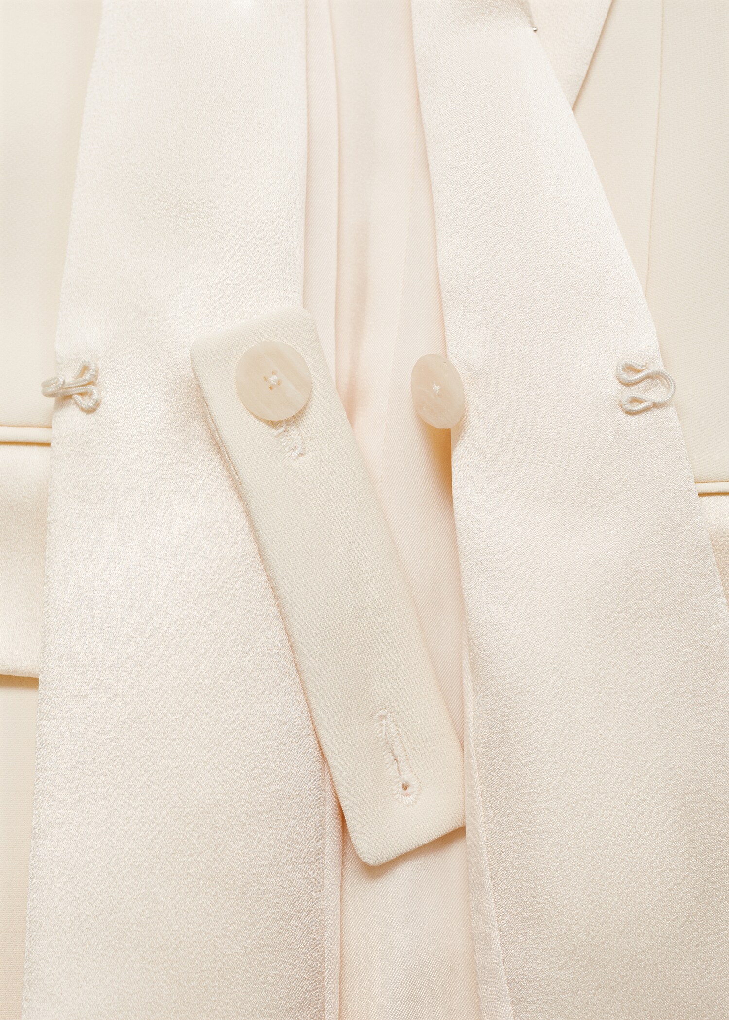 Suit jacket with satin lapels - Details of the article 0